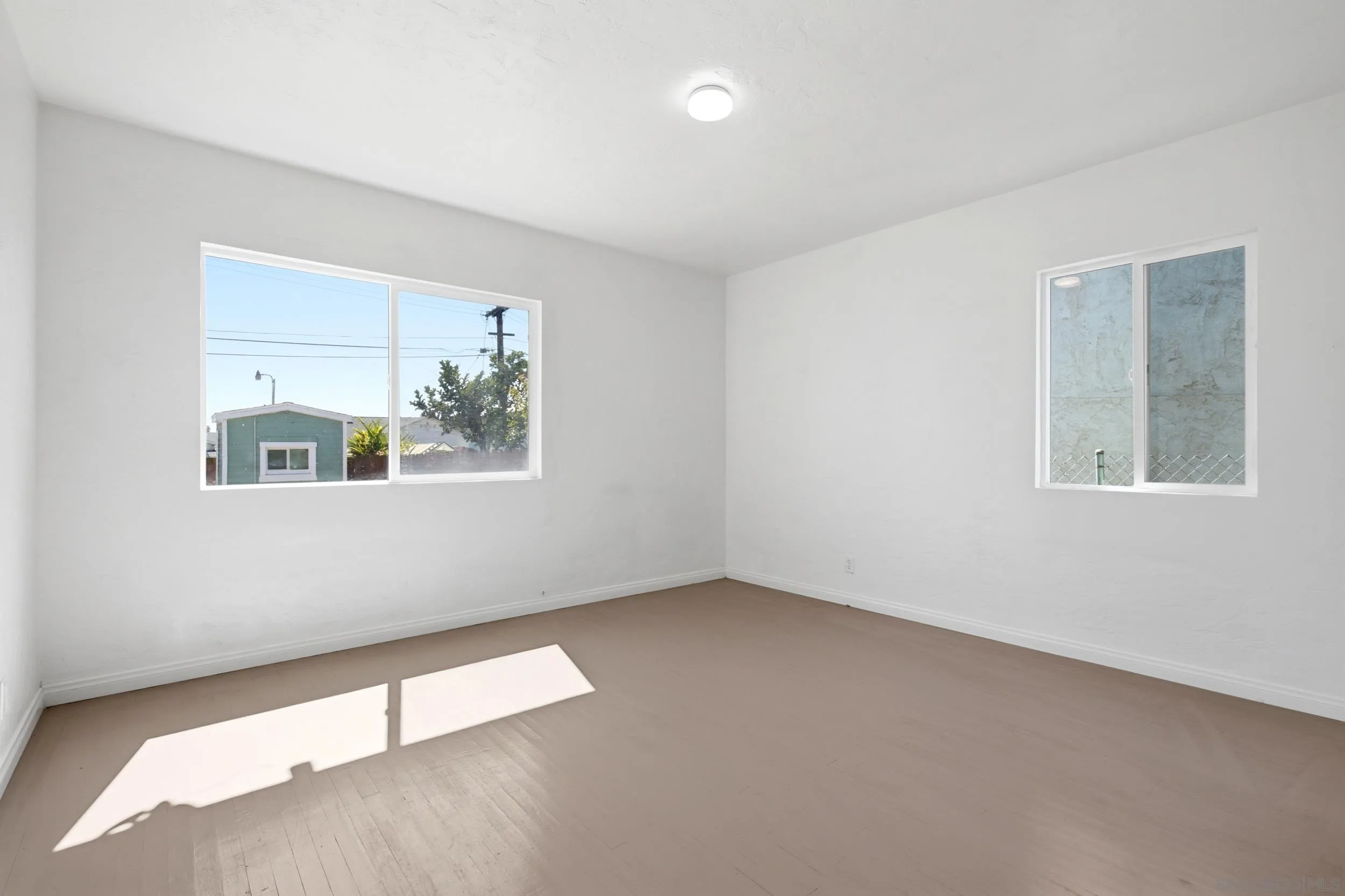 https://cdn.realtyfeed.com/cdn/127/260015845/c7815a2b5c02863642eb7e93d924abb6.webp