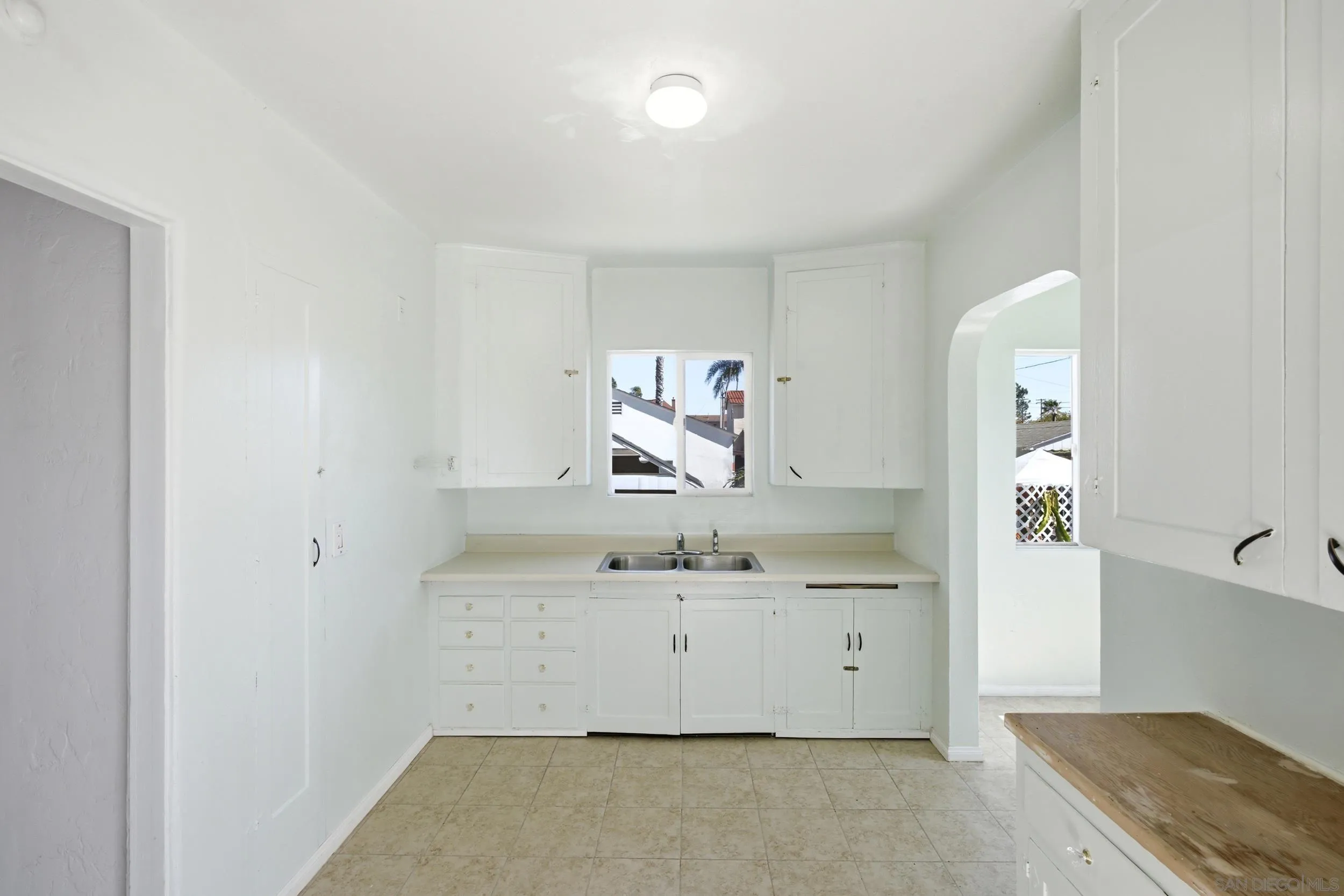 https://cdn.realtyfeed.com/cdn/127/260015845/de409c57332e9b190aa9d10695aa19e2.webp