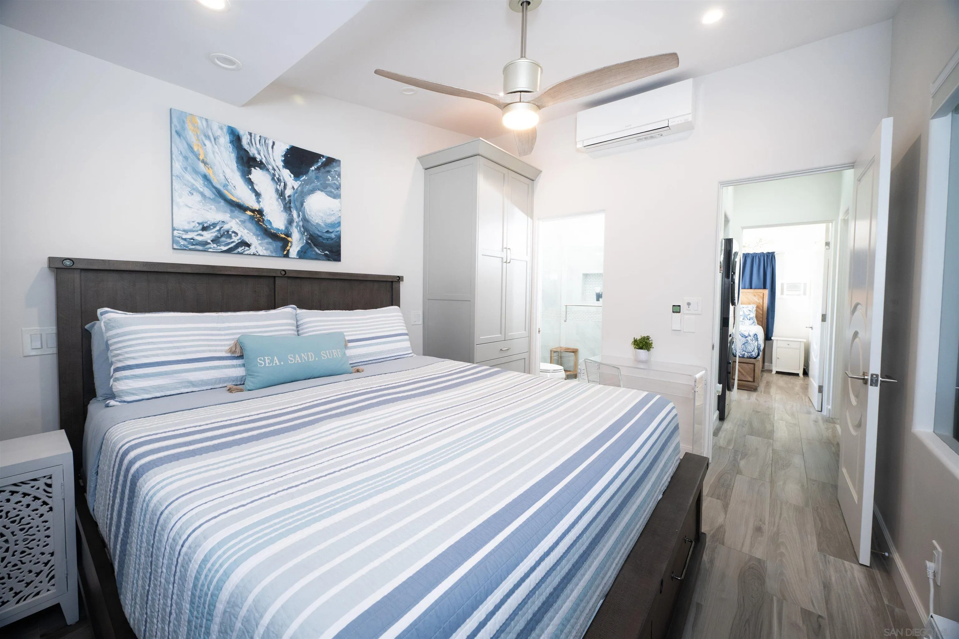 https://cdn.realtyfeed.com/cdn/127/260015846/2ab3c52452e3ad2eddccc4b3865eee35.webp