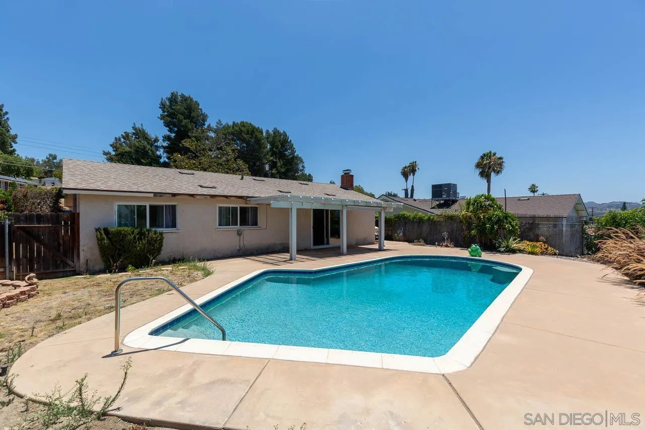 https://cdn.realtyfeed.com/cdn/127/260015847/4ba24f9f11bcf68e5041586337524db6.webp
