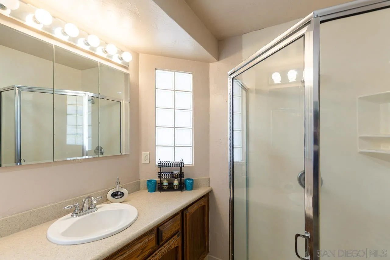 https://cdn.realtyfeed.com/cdn/127/260015847/cb7618bc986c947715872b8bac84cf27.webp