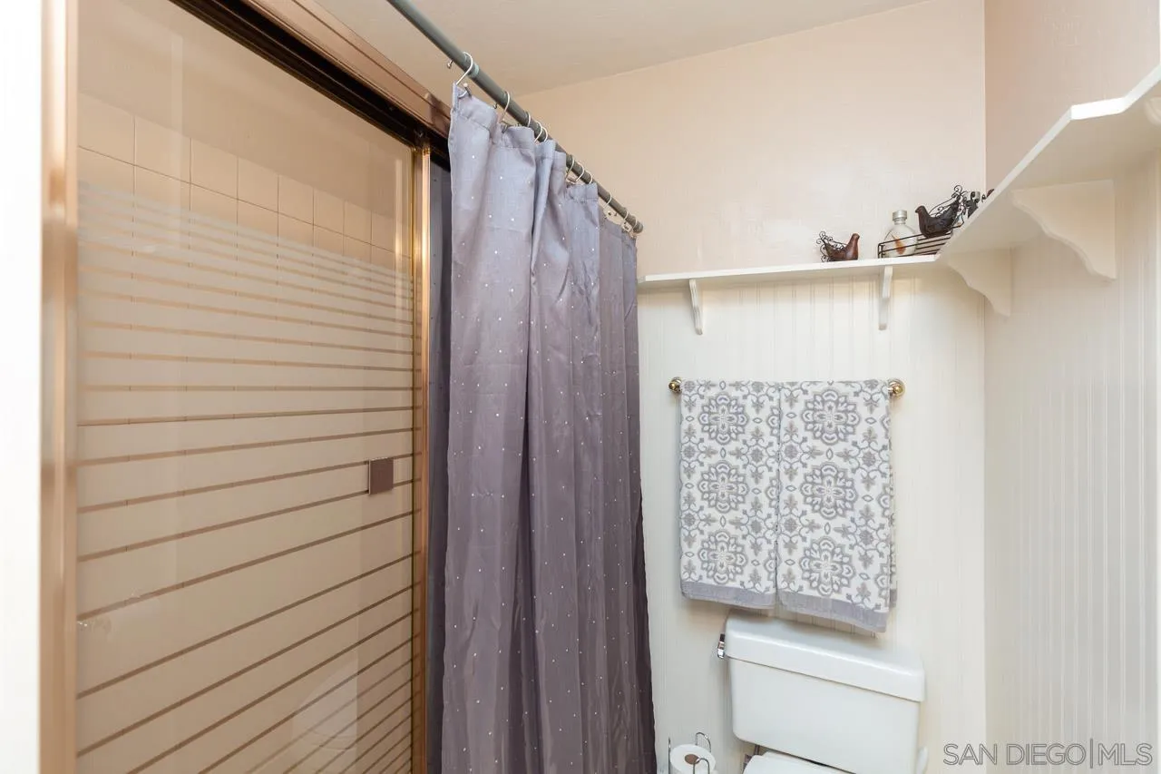 https://cdn.realtyfeed.com/cdn/127/260015847/dd3b4900c2460aa1c7465abd8ab89aaa.webp