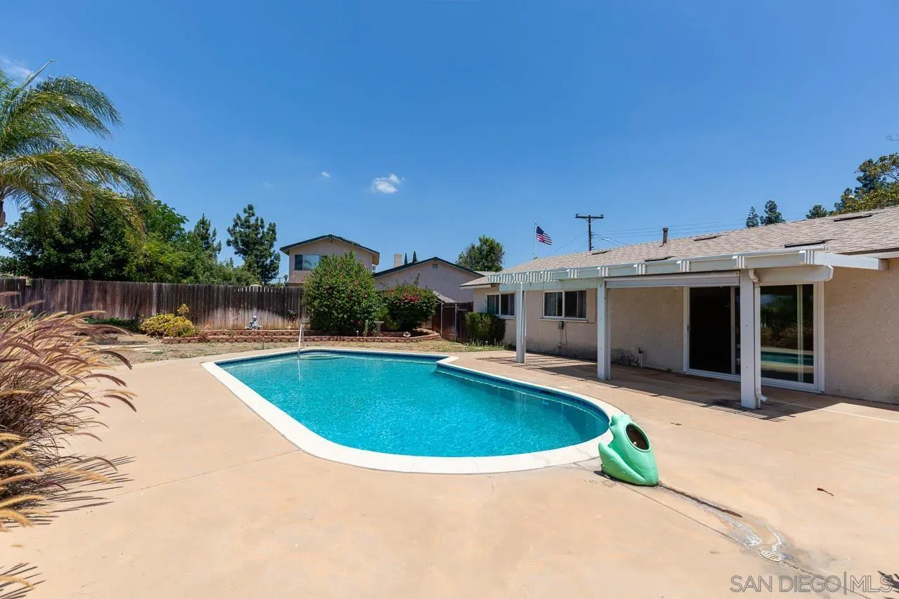 https://cdn.realtyfeed.com/cdn/127/260015847/e089892ac43f28c7784cec499dcec83f.webp
