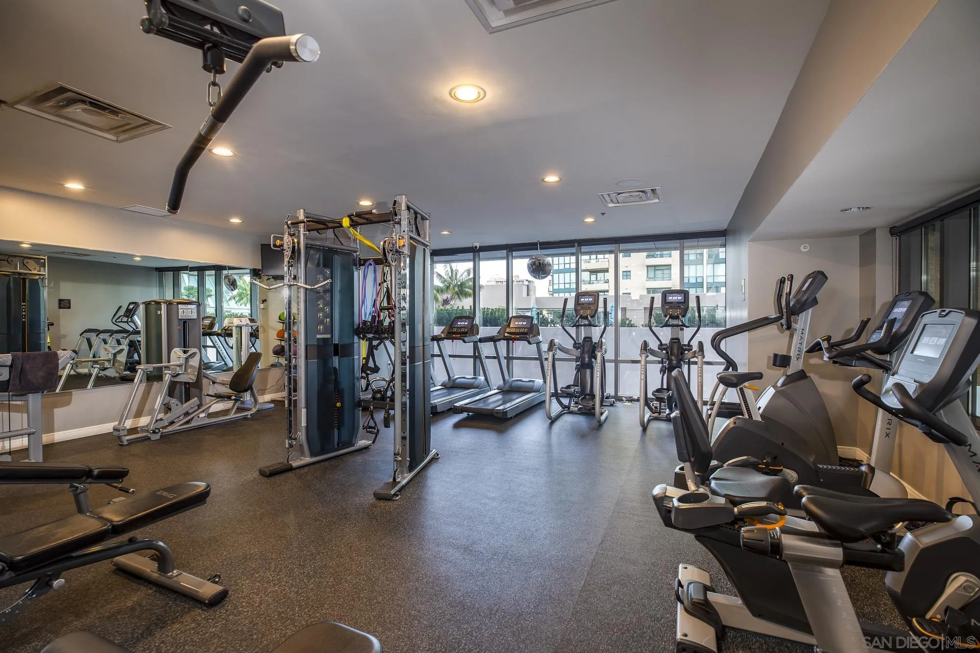 https://cdn.realtyfeed.com/cdn/127/260015855/36a17ceff337ac6159f78dbe56c34807.webp