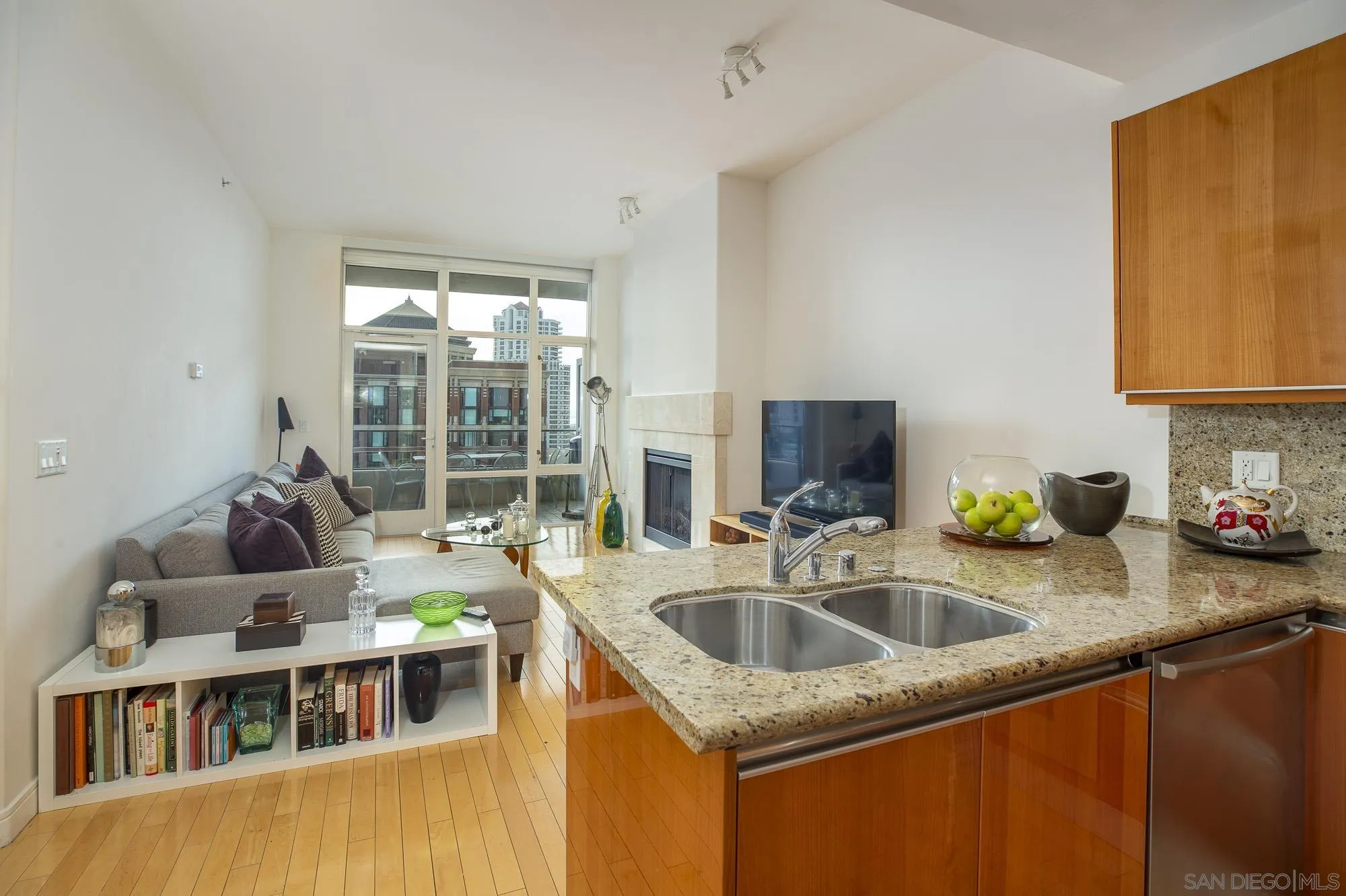 https://cdn.realtyfeed.com/cdn/127/260015855/412ee40e2dbddecf2e0a548006ba228a.webp