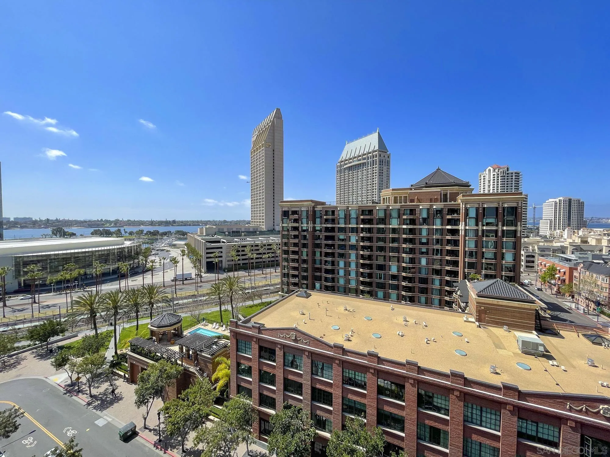 https://cdn.realtyfeed.com/cdn/127/260015855/47558e32a34f84b7421e5c3a938d9dbc.webp