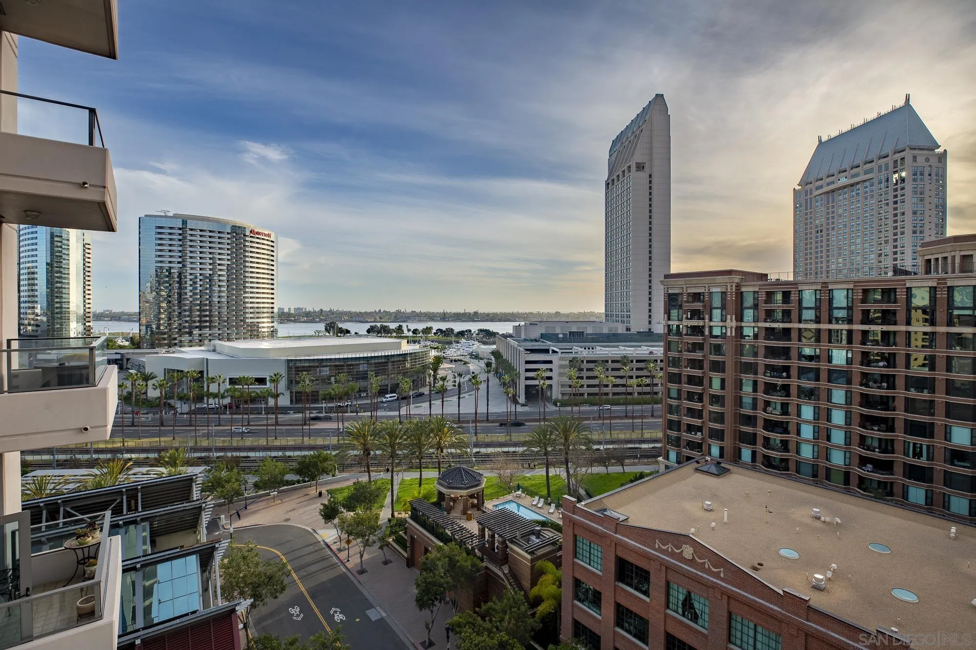 https://cdn.realtyfeed.com/cdn/127/260015855/50efae1061365dcb49ceffa7a1bf366e.webp