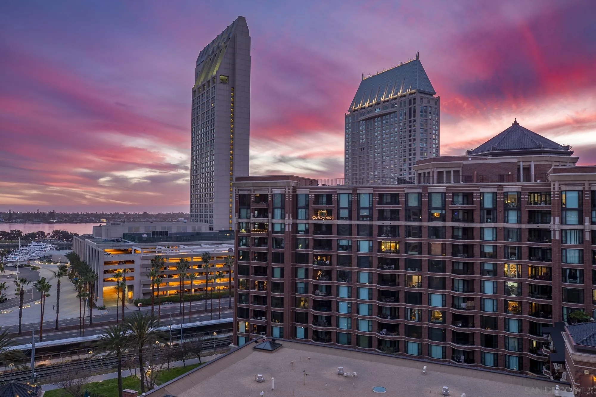 https://cdn.realtyfeed.com/cdn/127/260015855/55208eef6436e8d71c16e7d15bd21aef.webp