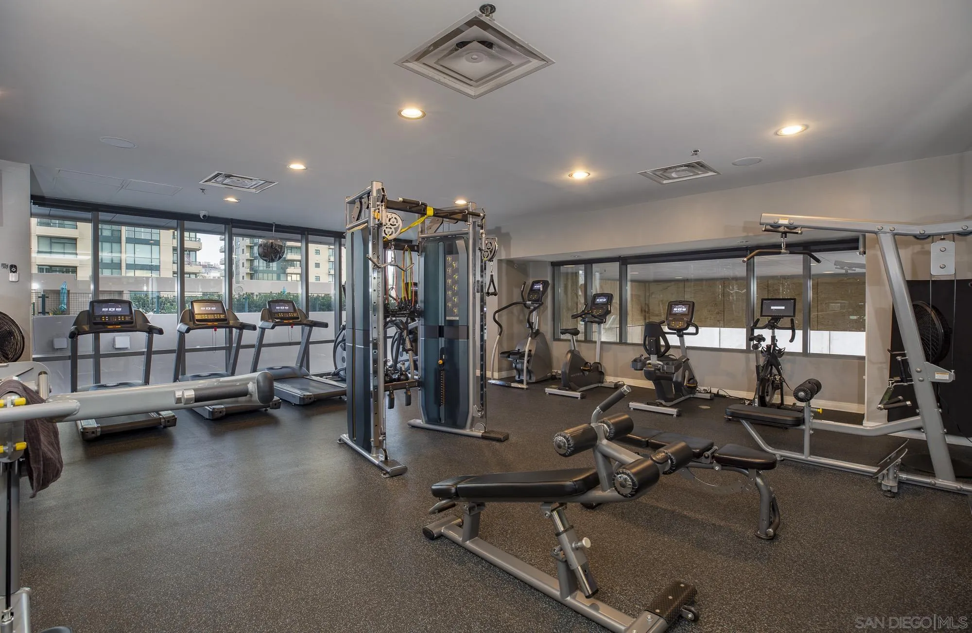 https://cdn.realtyfeed.com/cdn/127/260015855/66ea7d2c79f943ccad4ac450810e8612.webp