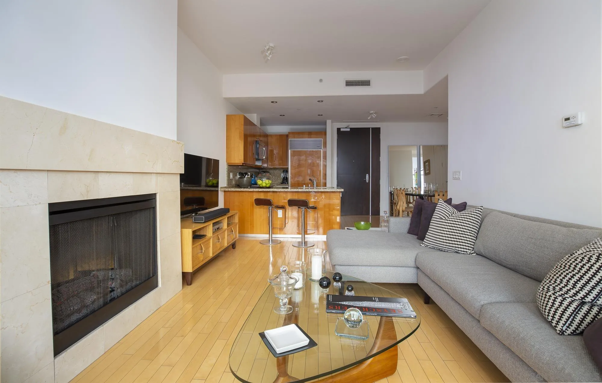 https://cdn.realtyfeed.com/cdn/127/260015855/69c75a8becd82759bfe34f85aeeaf16a.webp