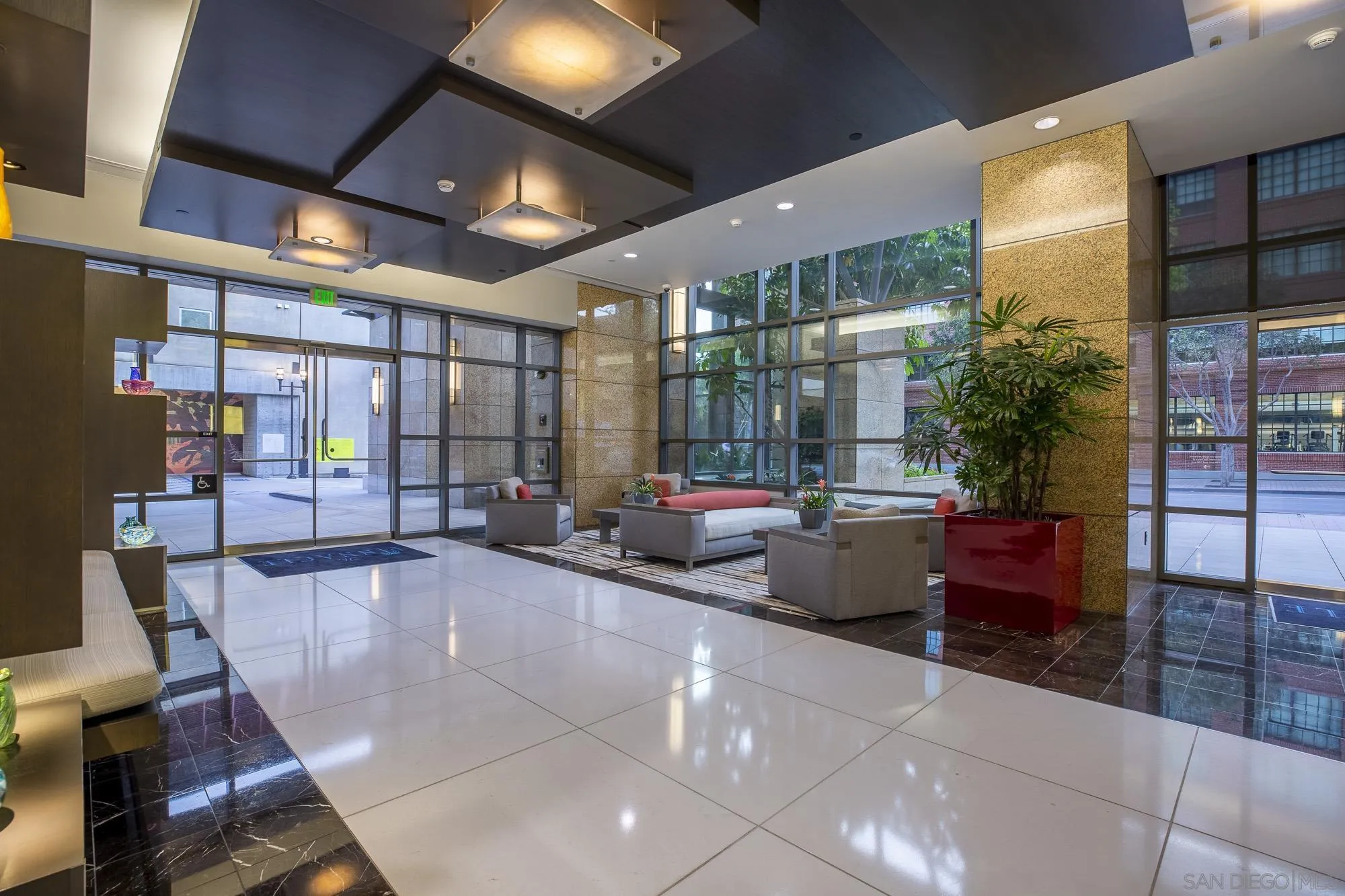 https://cdn.realtyfeed.com/cdn/127/260015855/951f132c61d2a28e094a34afcac3e548.webp