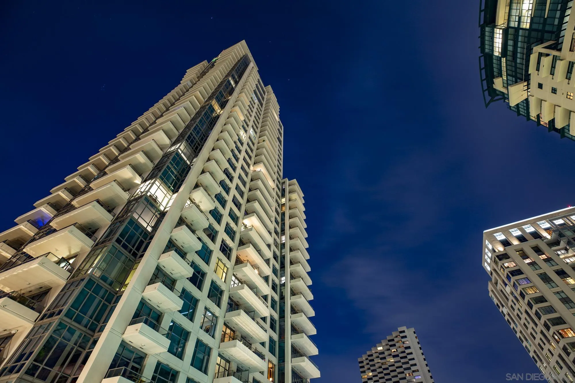 https://cdn.realtyfeed.com/cdn/127/260015855/acfcc87dcbf1c46f94a3ad3f91495f55.webp