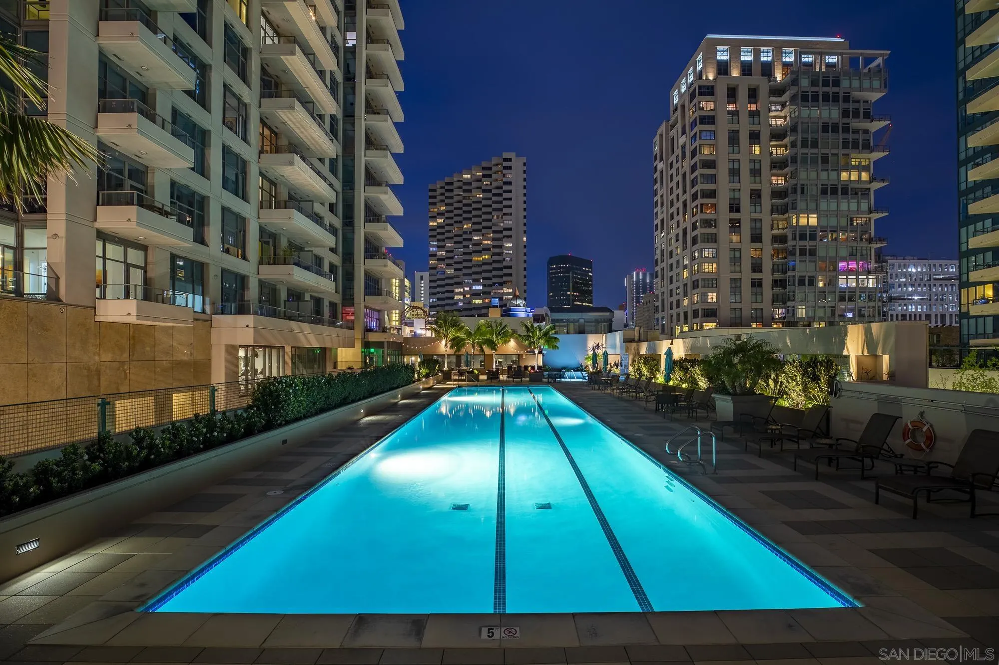 https://cdn.realtyfeed.com/cdn/127/260015855/bef8bce16ac1b9f6692068a4954049d7.webp
