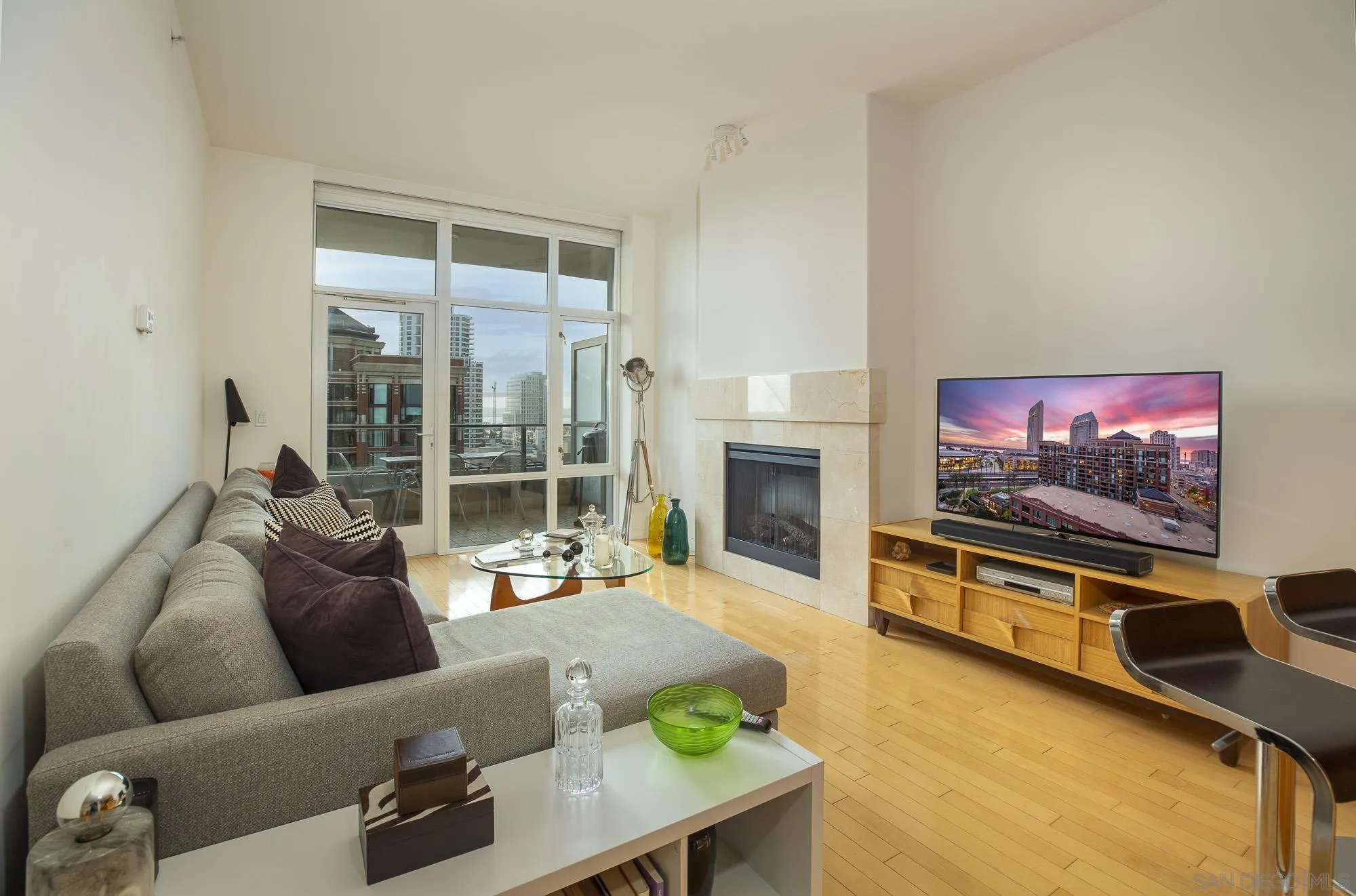 https://cdn.realtyfeed.com/cdn/127/260015855/c45a2dfe3d562aa26ba44226ab2b3f9c.webp