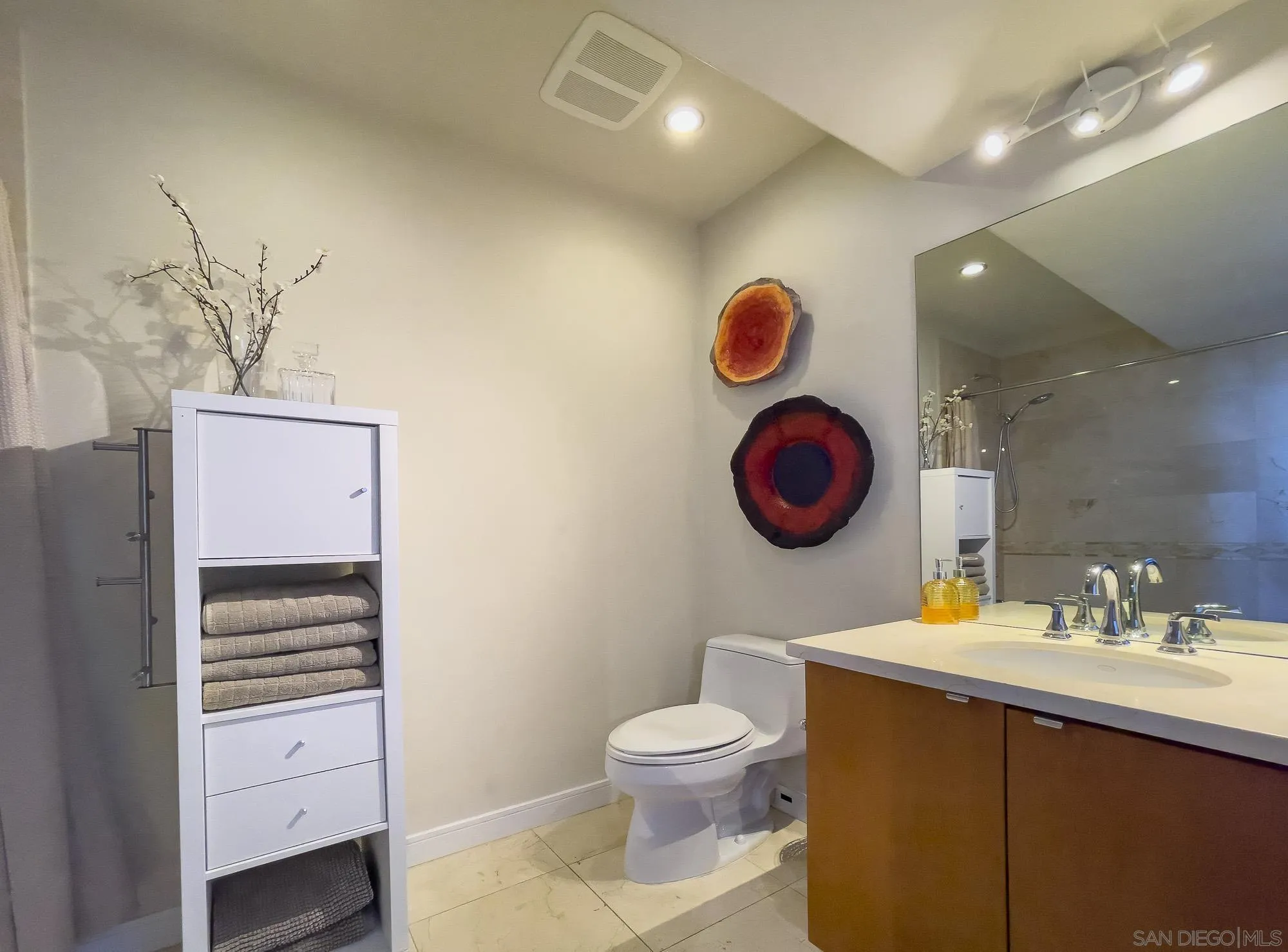 https://cdn.realtyfeed.com/cdn/127/260015855/c5733d4fee38d9e0764ffbd4e9a643ad.webp