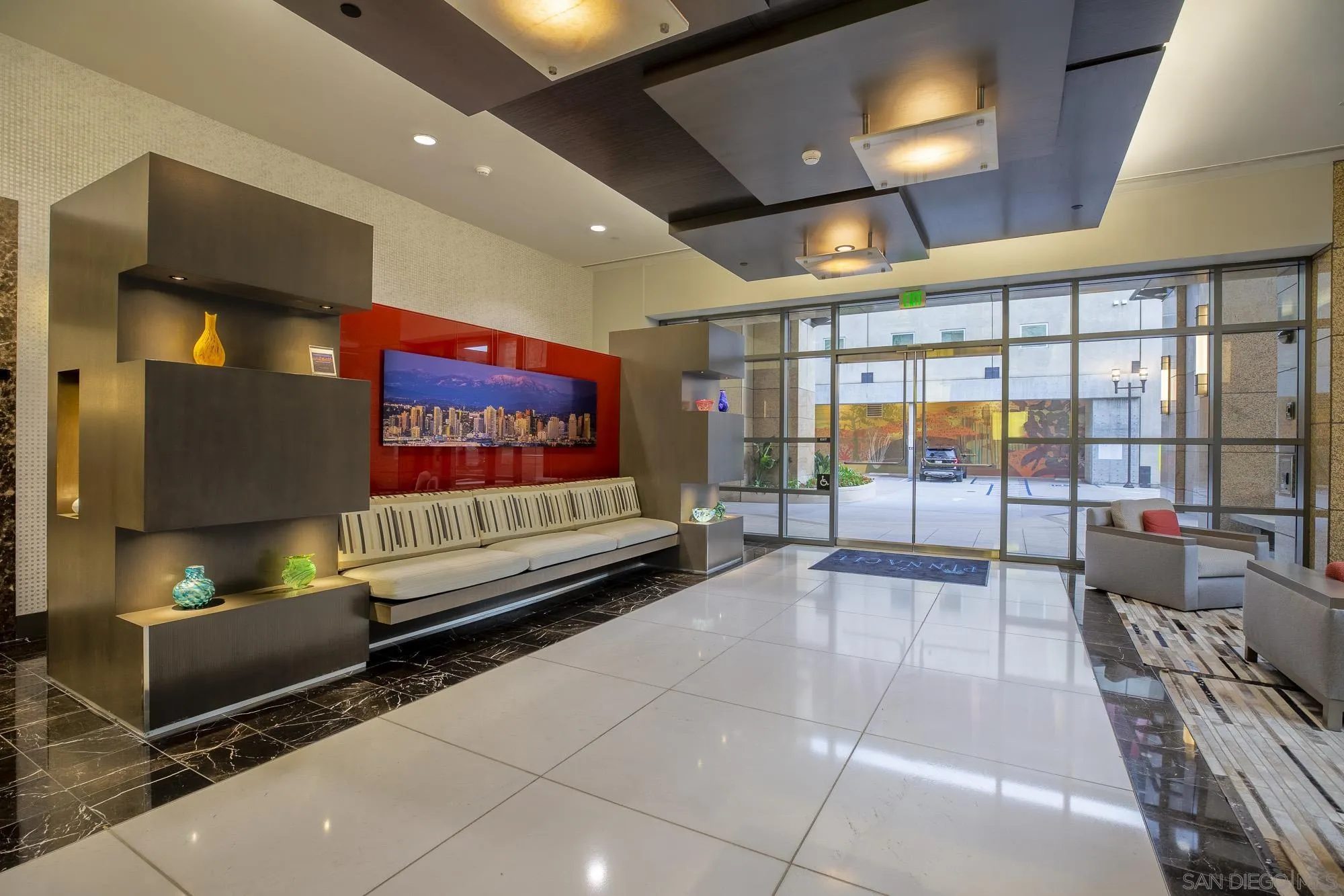 https://cdn.realtyfeed.com/cdn/127/260015855/decec376b5f0963e76040cb3804629d4.webp