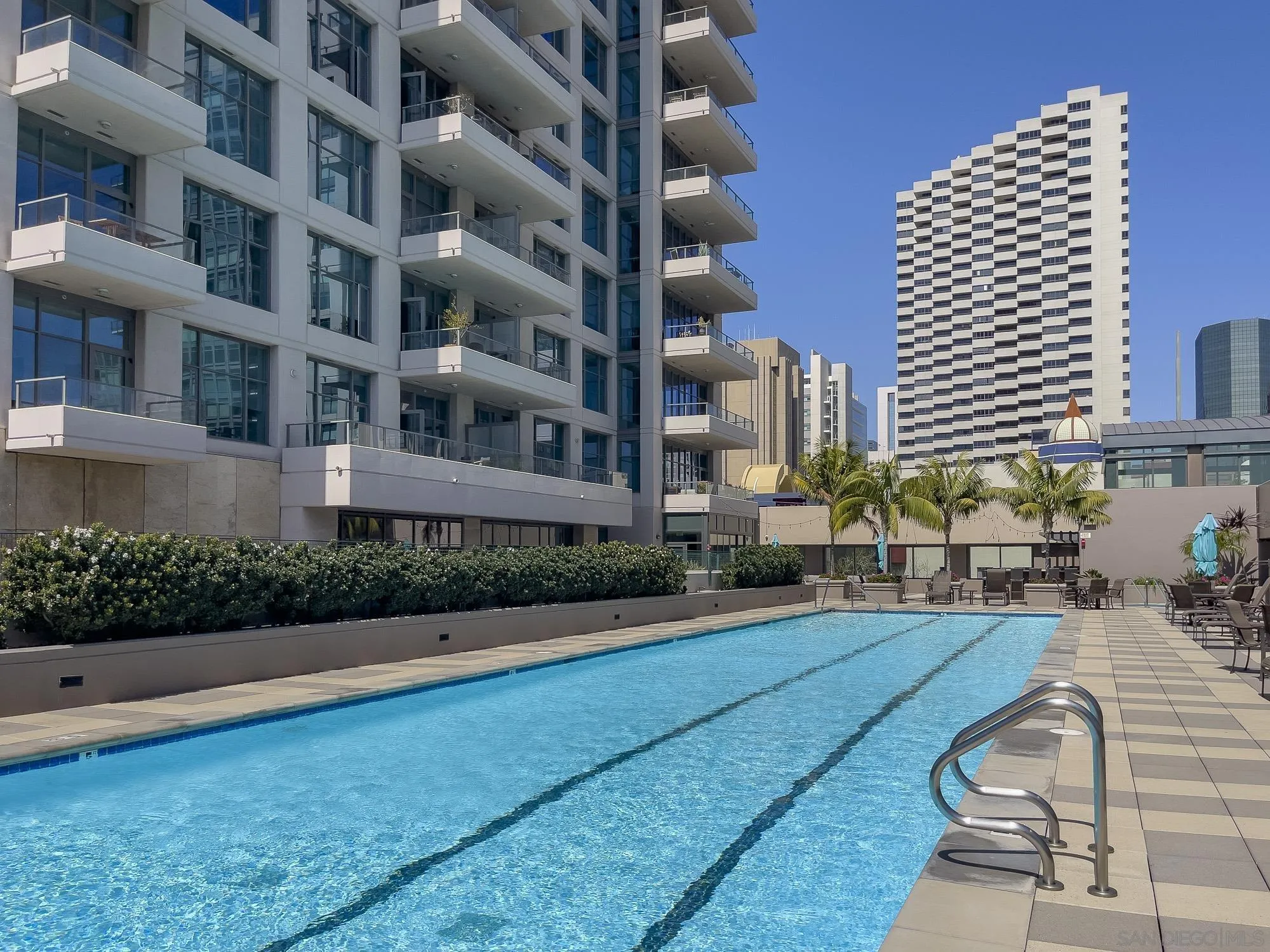 https://cdn.realtyfeed.com/cdn/127/260015855/f4a11dce1195a24d804390ed5ddf16a4.webp