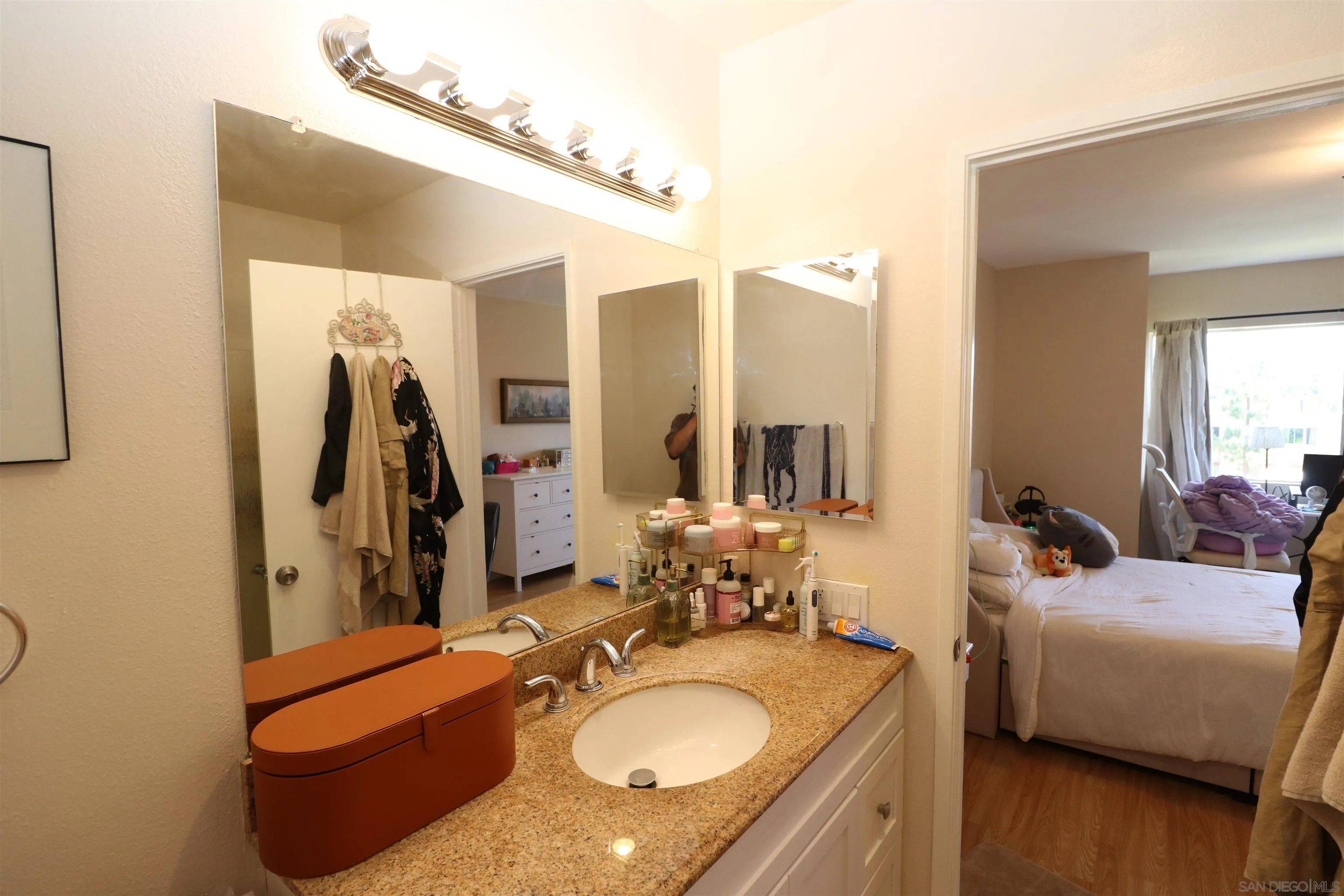 https://cdn.realtyfeed.com/cdn/127/260015857/608aa1d47f1fea1acf9c0d98b55ac4ac.webp