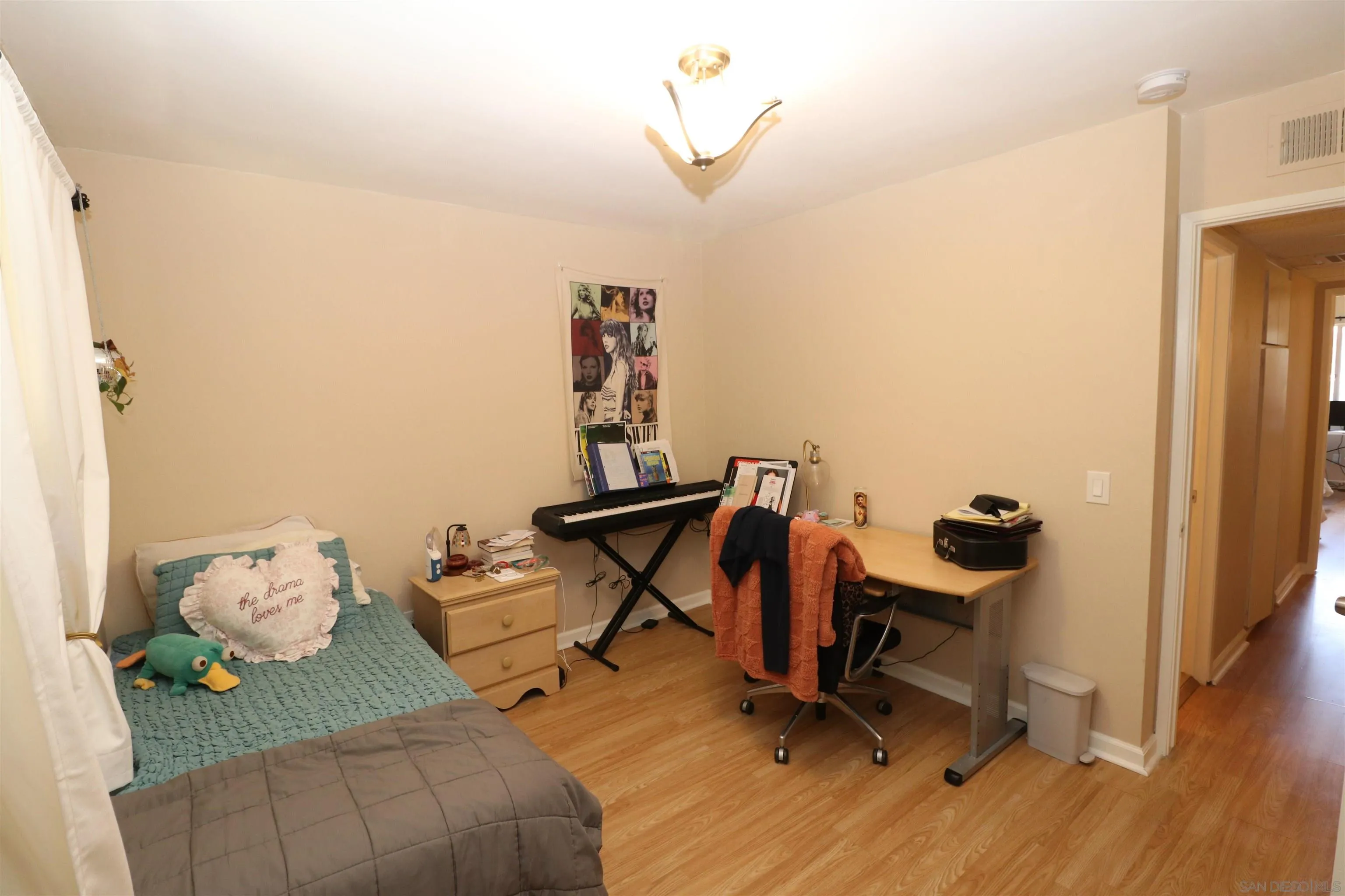 https://cdn.realtyfeed.com/cdn/127/260015857/b3f870d980dd039eafc97f1dbeb2a63b.webp
