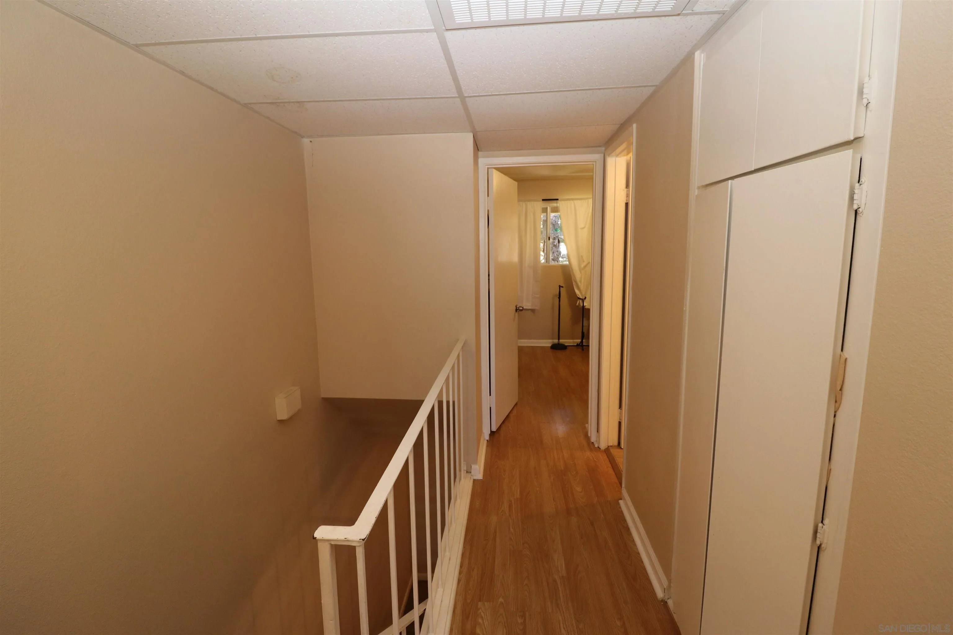 https://cdn.realtyfeed.com/cdn/127/260015857/bb9f8fa431113844729a87fa9b57ffb2.webp