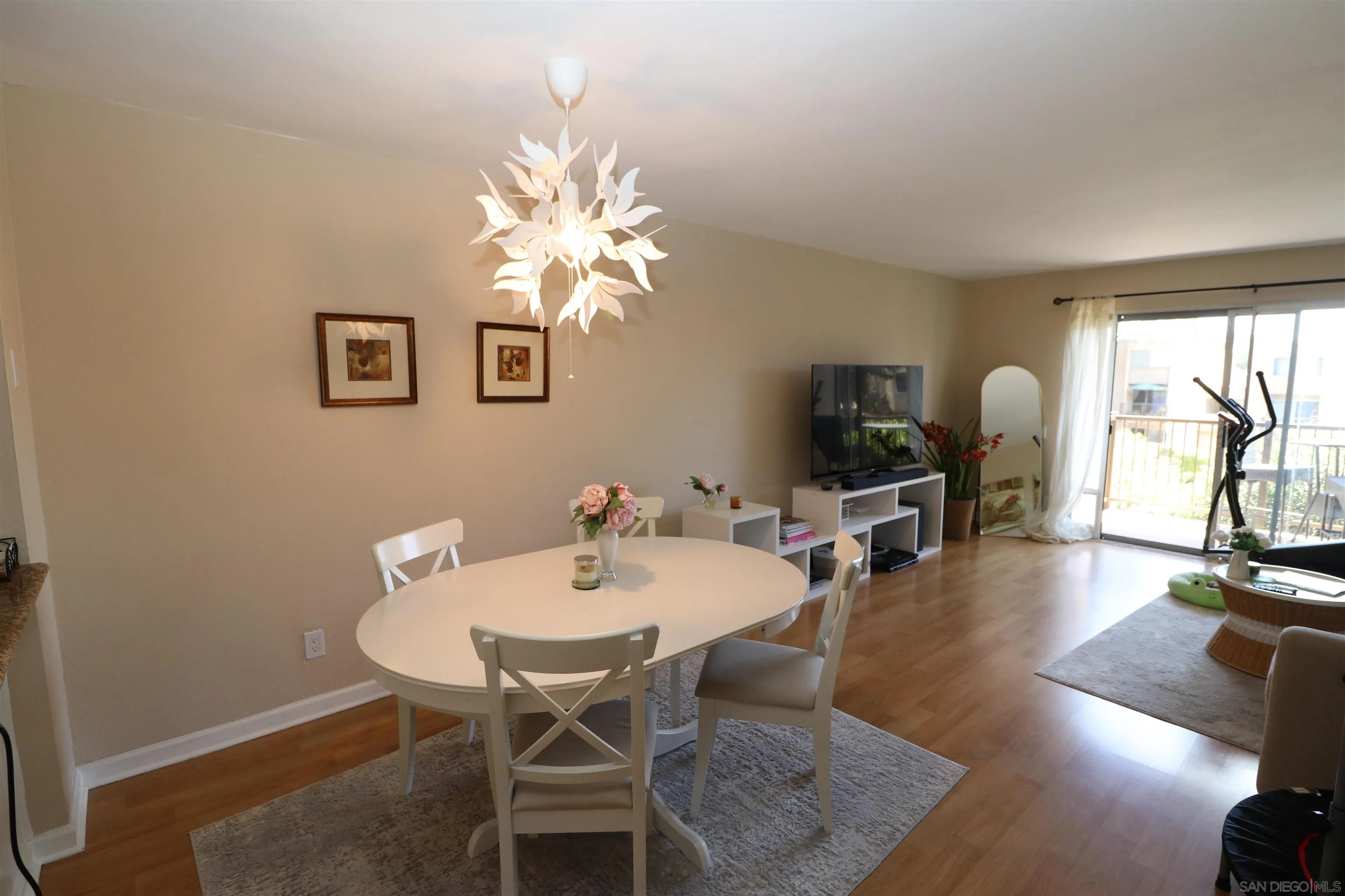 https://cdn.realtyfeed.com/cdn/127/260015857/ea7507b24665015735b5be262764db6e.webp