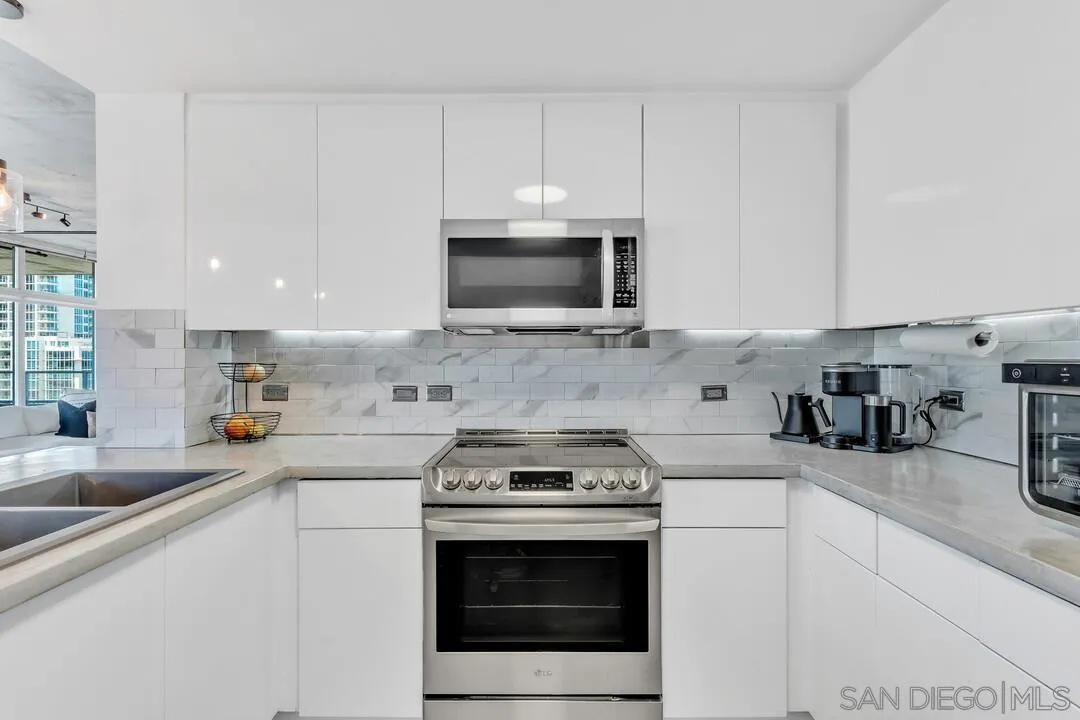 Photo #7: 260015861 Listing: Photo #7