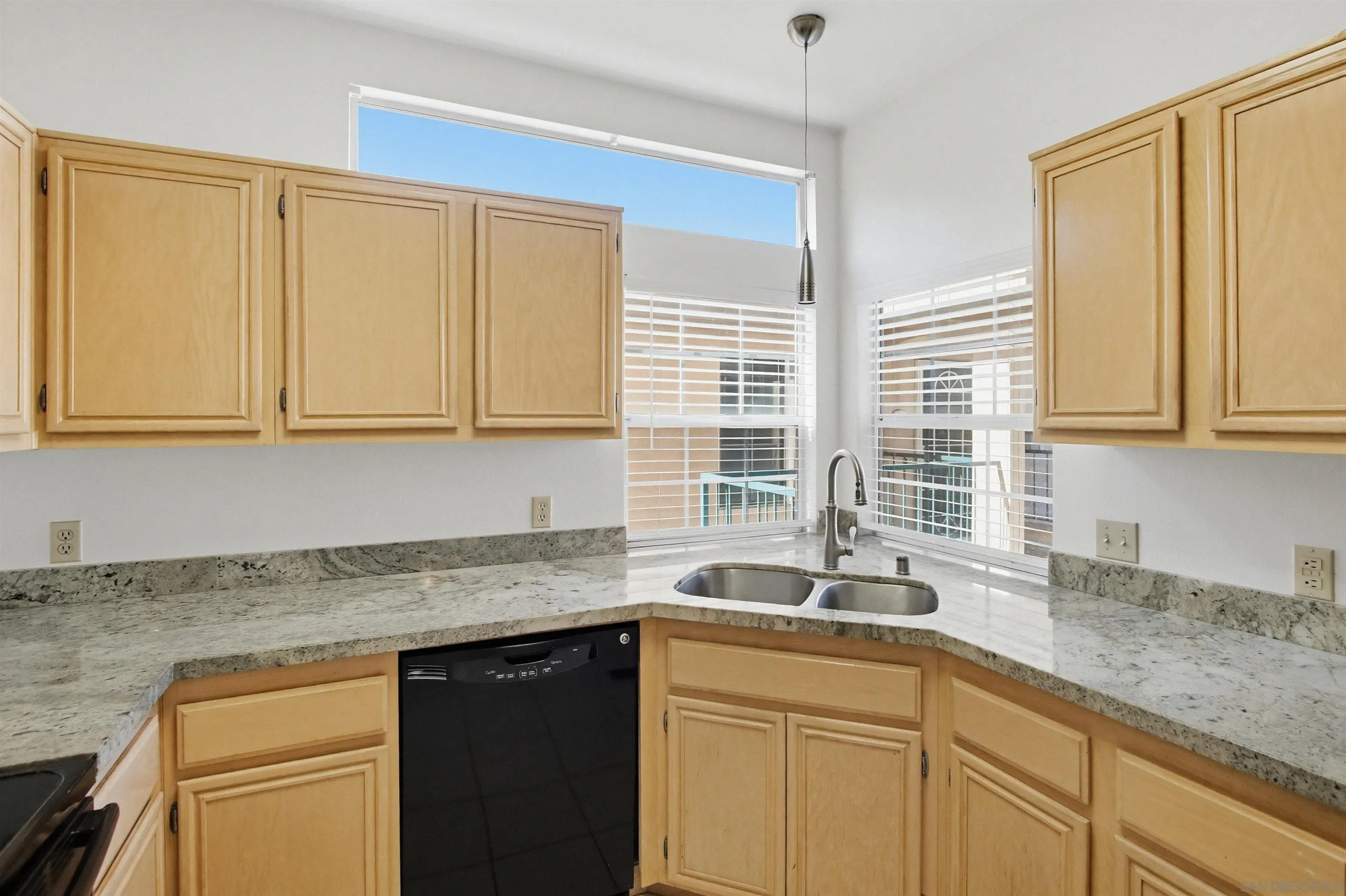 Photo #8: 260015862 Listing: Photo #8