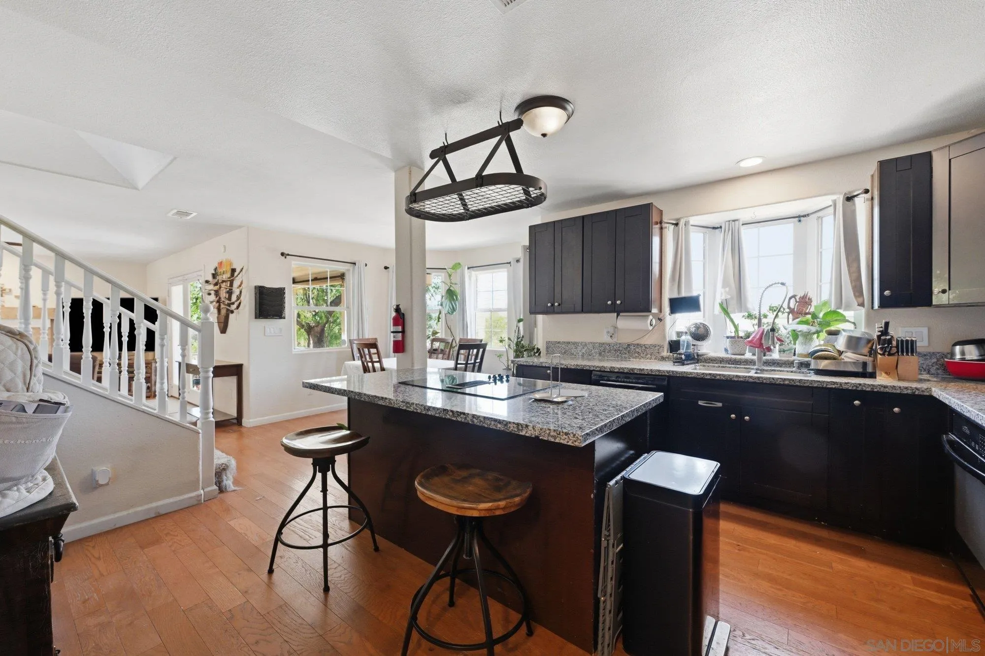 https://cdn.realtyfeed.com/cdn/127/260015867/661640be36468e1336012063afb80a14.webp