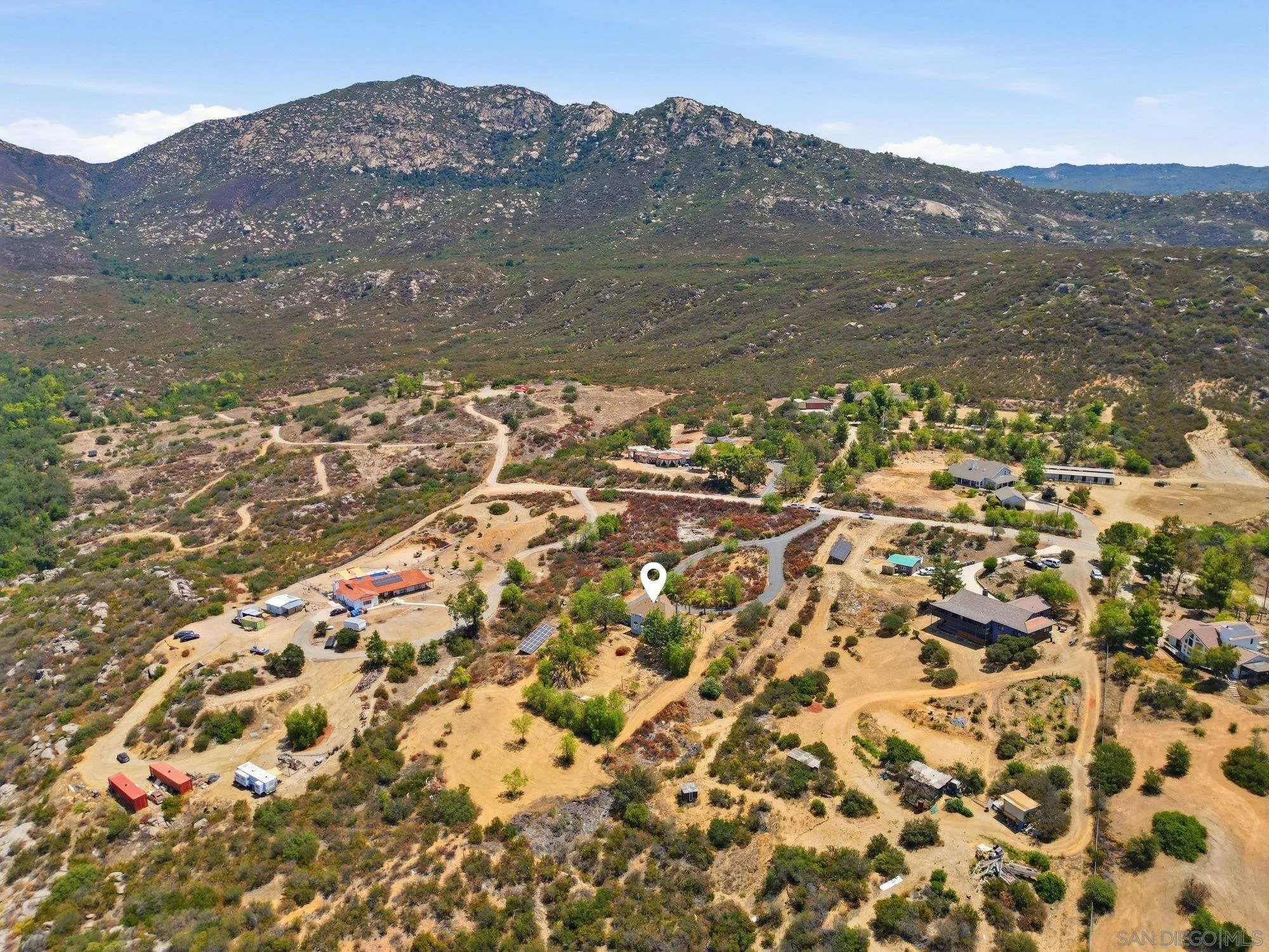 https://cdn.realtyfeed.com/cdn/127/260015867/8de39f6fa635c35894f51454b5208c43.webp