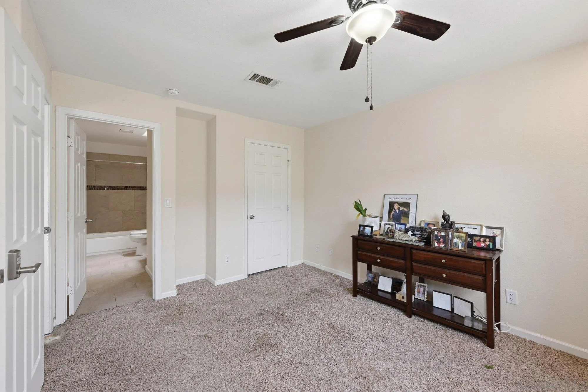 https://cdn.realtyfeed.com/cdn/127/260015867/ab0492d3ebee86f147818f817b10e474.webp