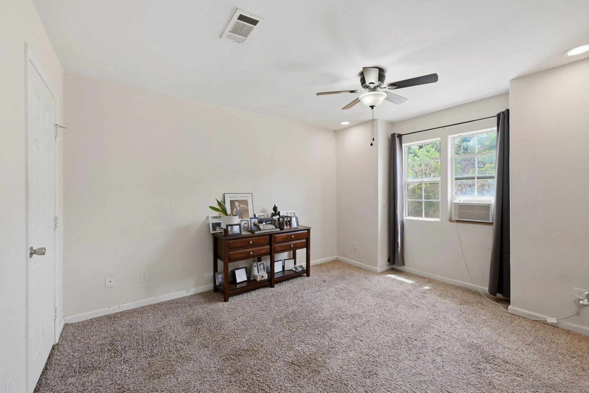 https://cdn.realtyfeed.com/cdn/127/260015867/bd304d1c82c9c8c0362d50f27058d941.webp