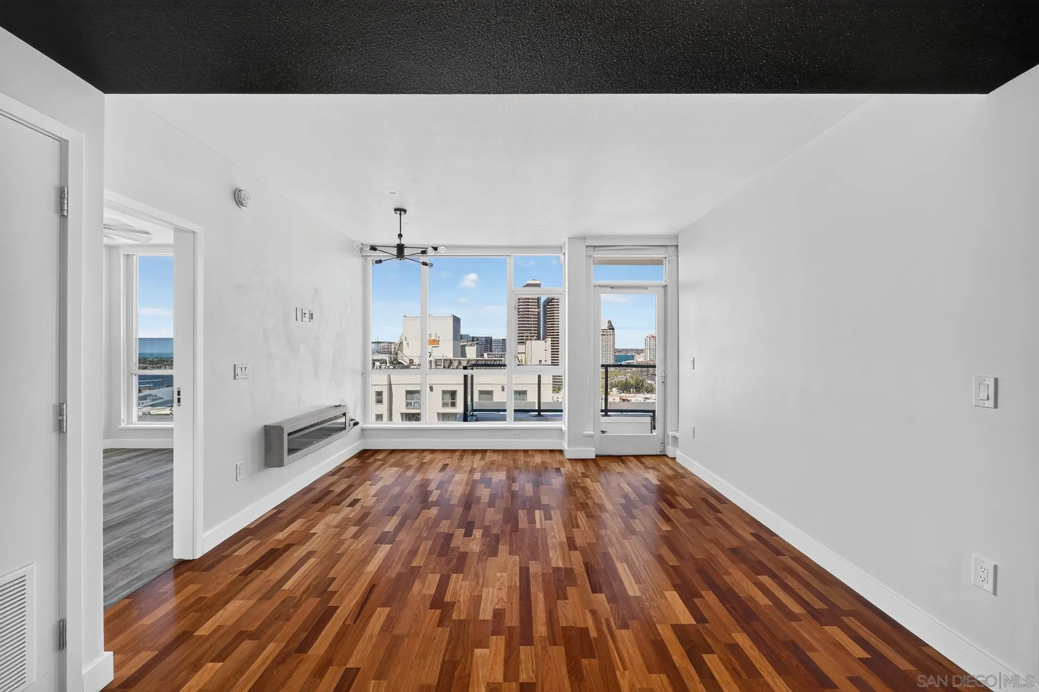 Photo #12: 260015870 Listing: Photo #12