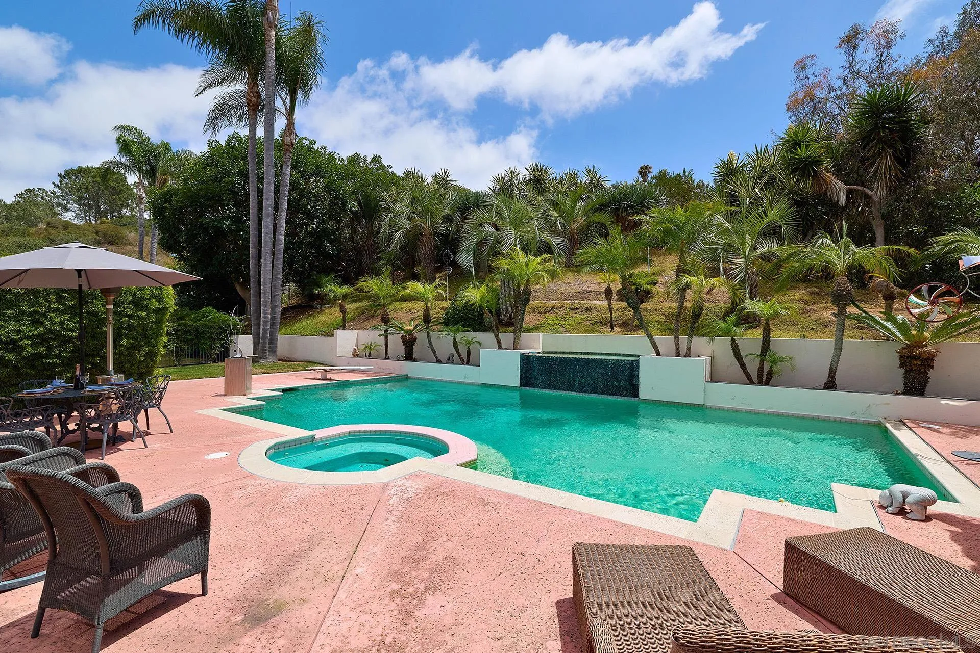 https://cdn.realtyfeed.com/cdn/127/260015874/1bc186916e234555ffacdb462752f342.webp