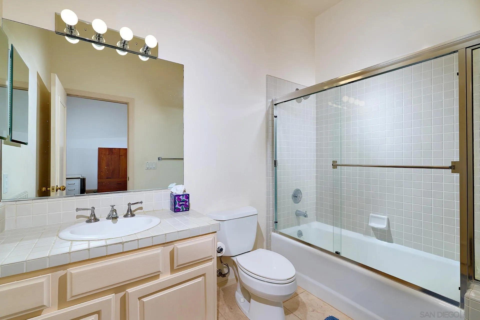 https://cdn.realtyfeed.com/cdn/127/260015874/62a37aae71c7e86ddd9b57e886375fb8.webp