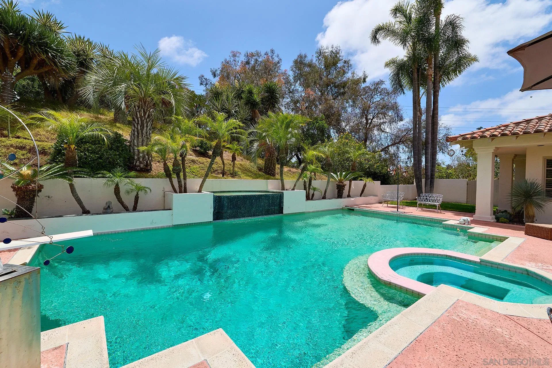 https://cdn.realtyfeed.com/cdn/127/260015874/a2f54ce5edc3c04c9e7361581e3db792.webp
