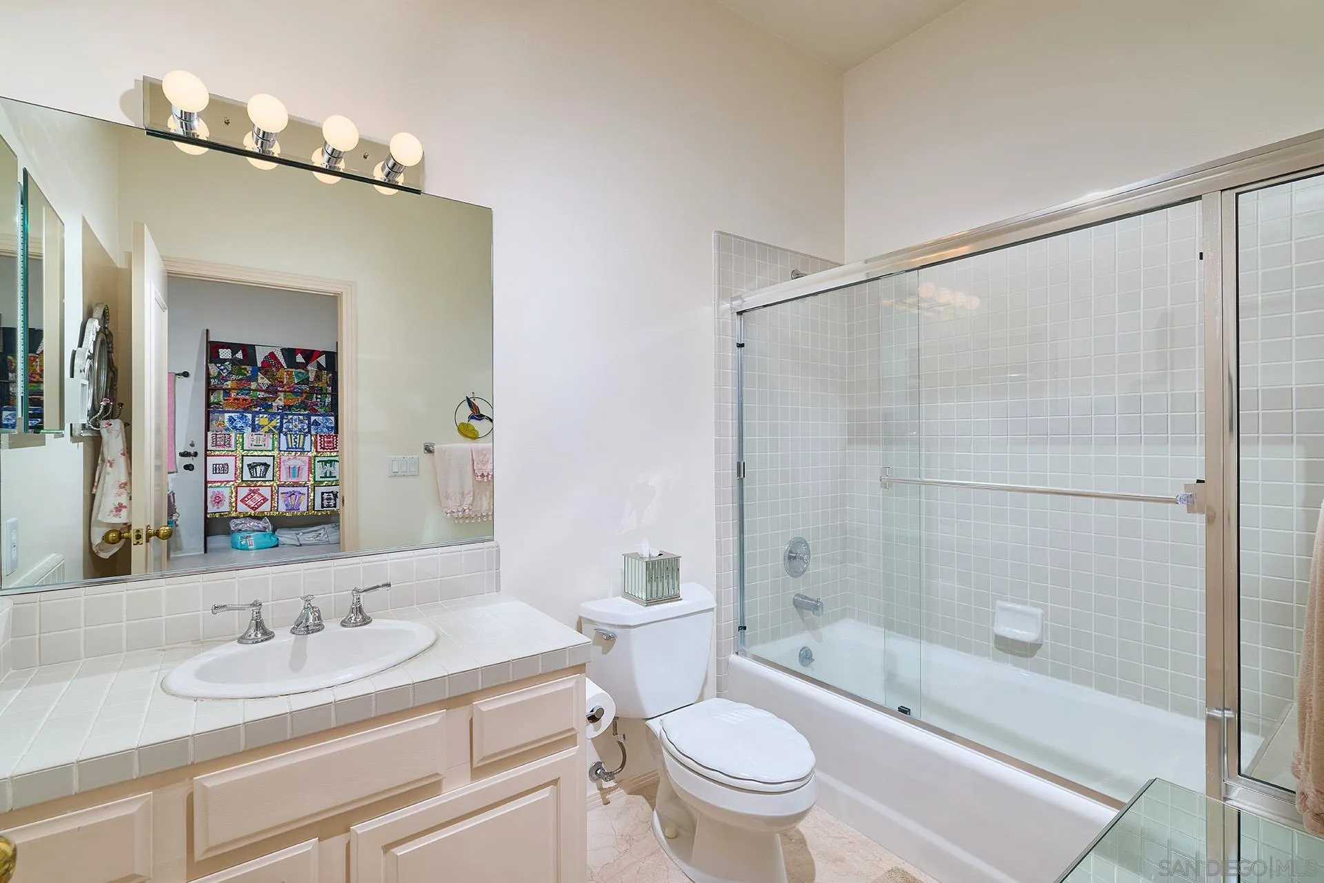 https://cdn.realtyfeed.com/cdn/127/260015874/b80e5cf569f3ceb78e3d0a6728ded383.webp