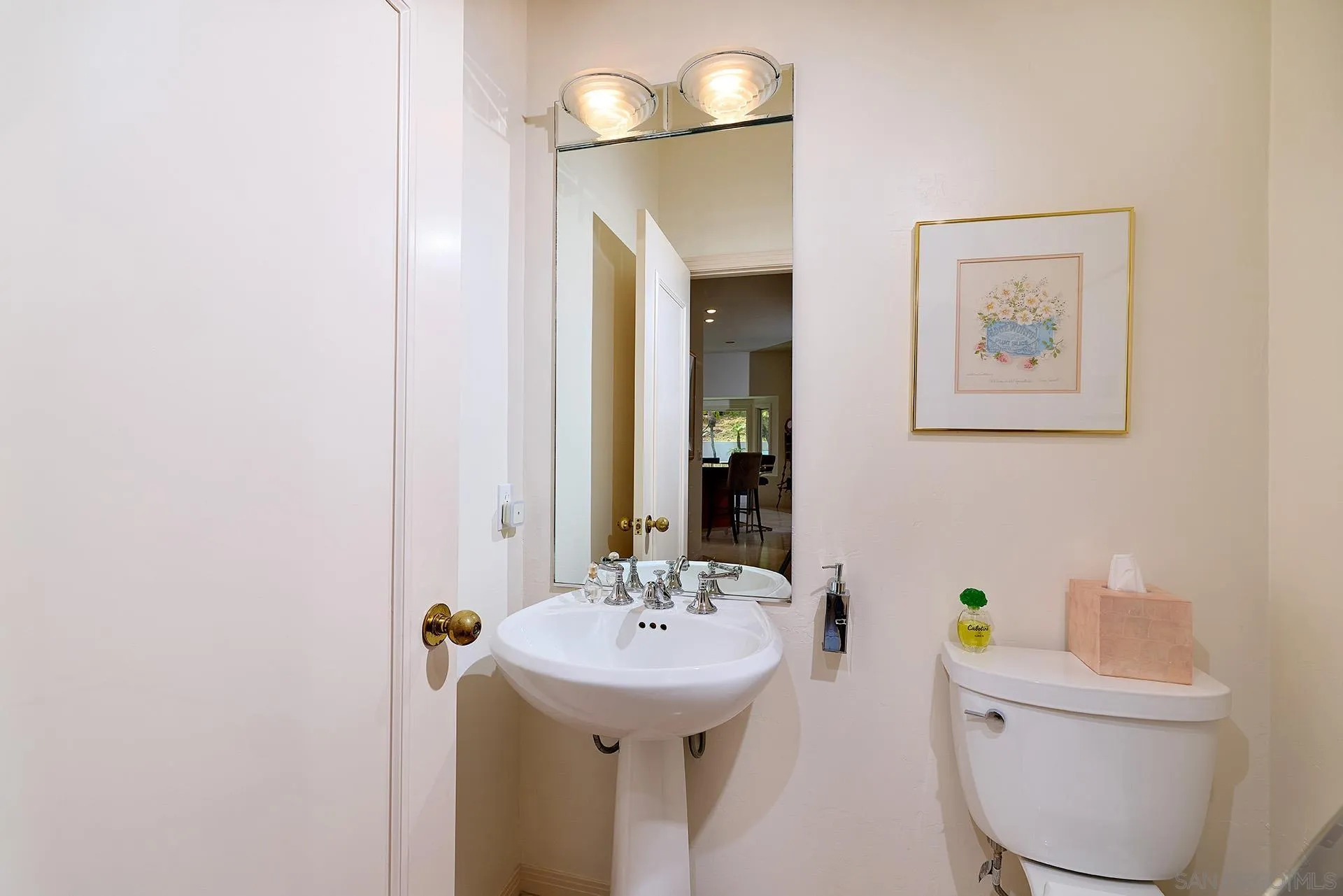 https://cdn.realtyfeed.com/cdn/127/260015874/ec3b411a38fbbe2f87bb6885b065815a.webp