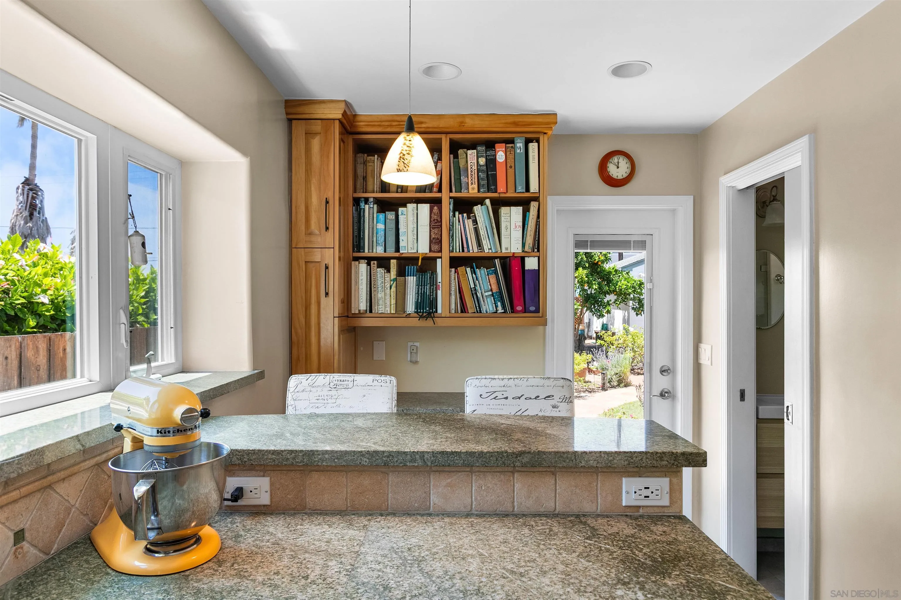 https://cdn.realtyfeed.com/cdn/127/260015877/c53d2b27e5acde5db3a9969808c5601c.webp