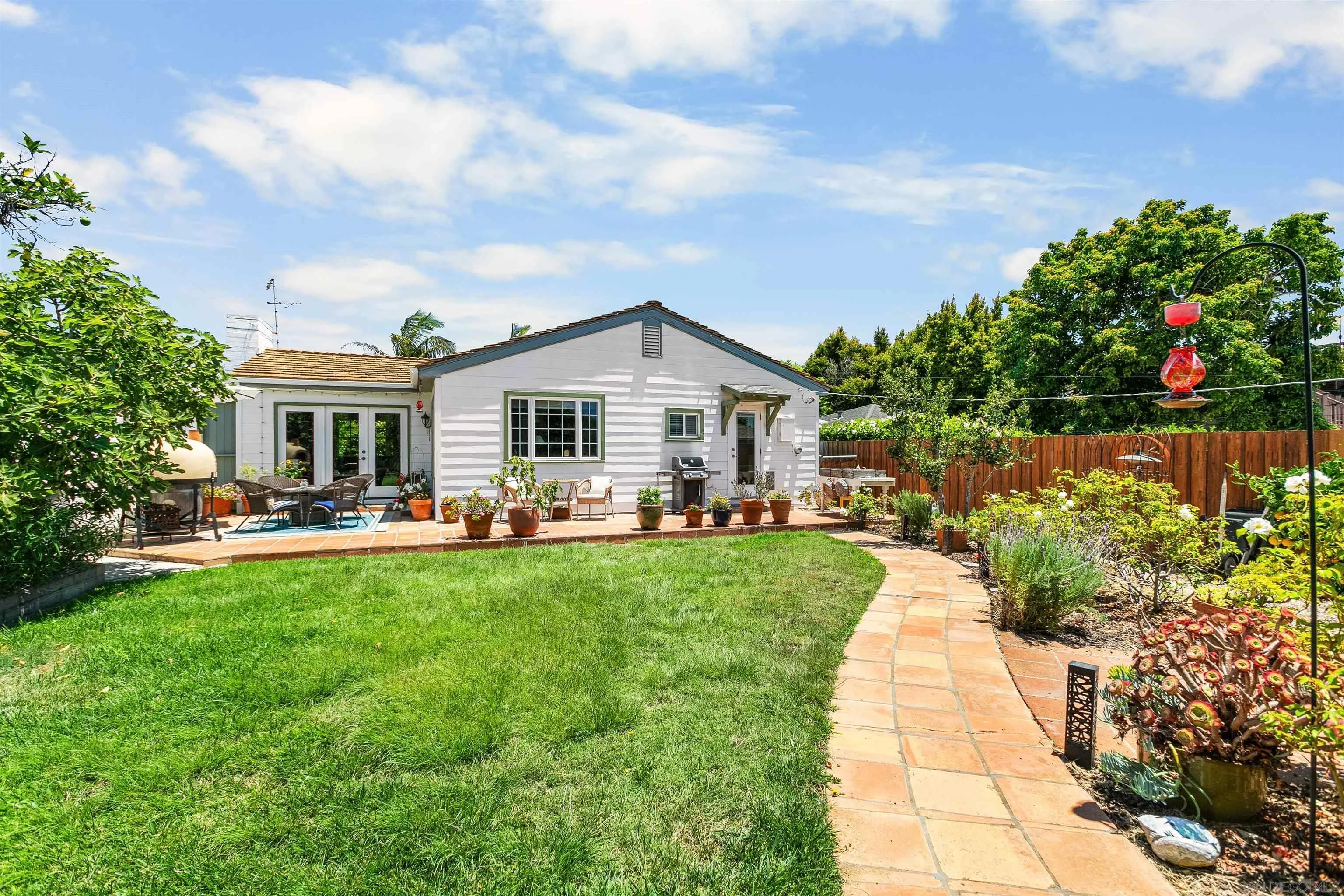 https://cdn.realtyfeed.com/cdn/127/260015877/d5bb55b4696e5abf4ab00e7a82c619b2.webp