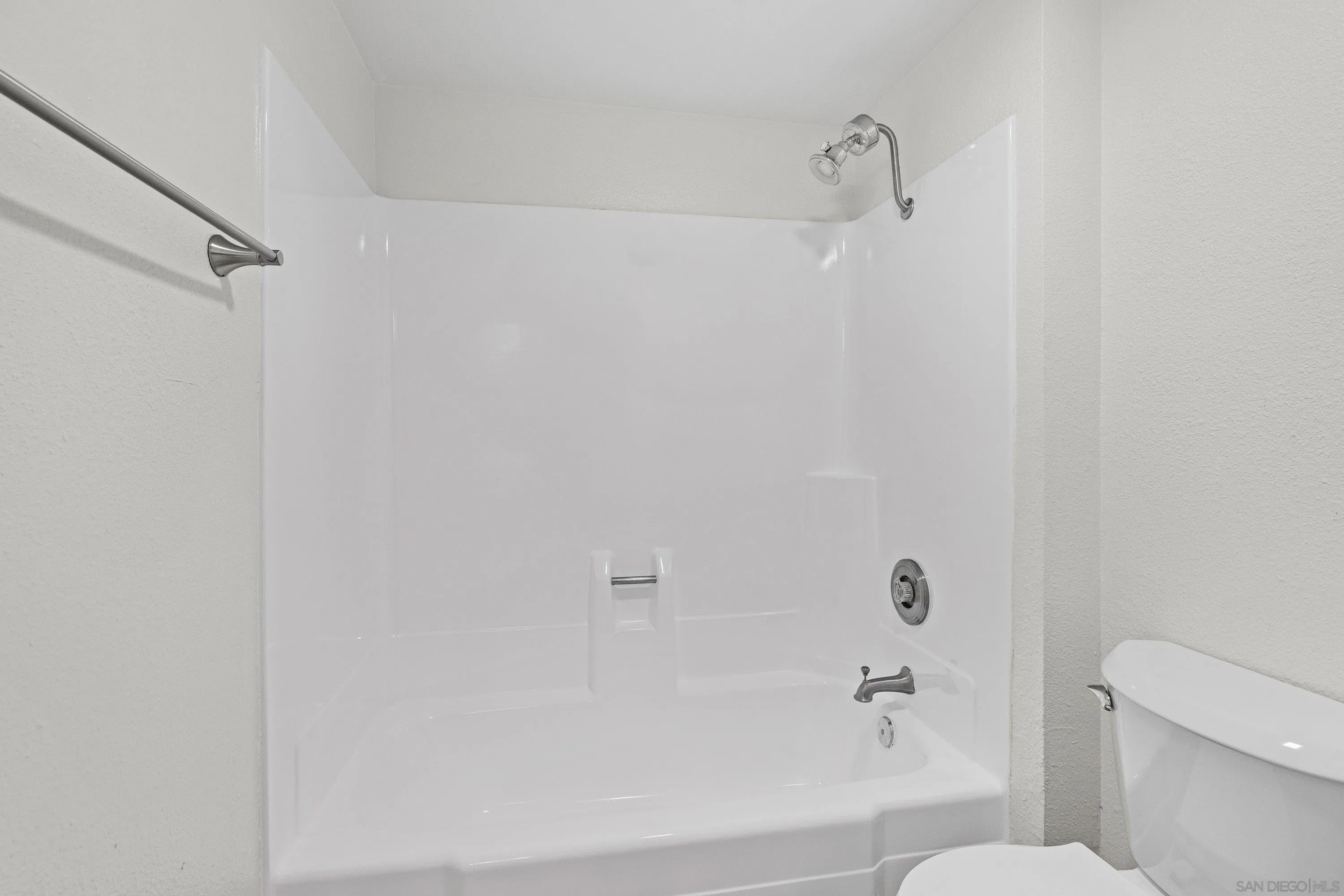 Photo #15: 260015882 Listing: Photo #15