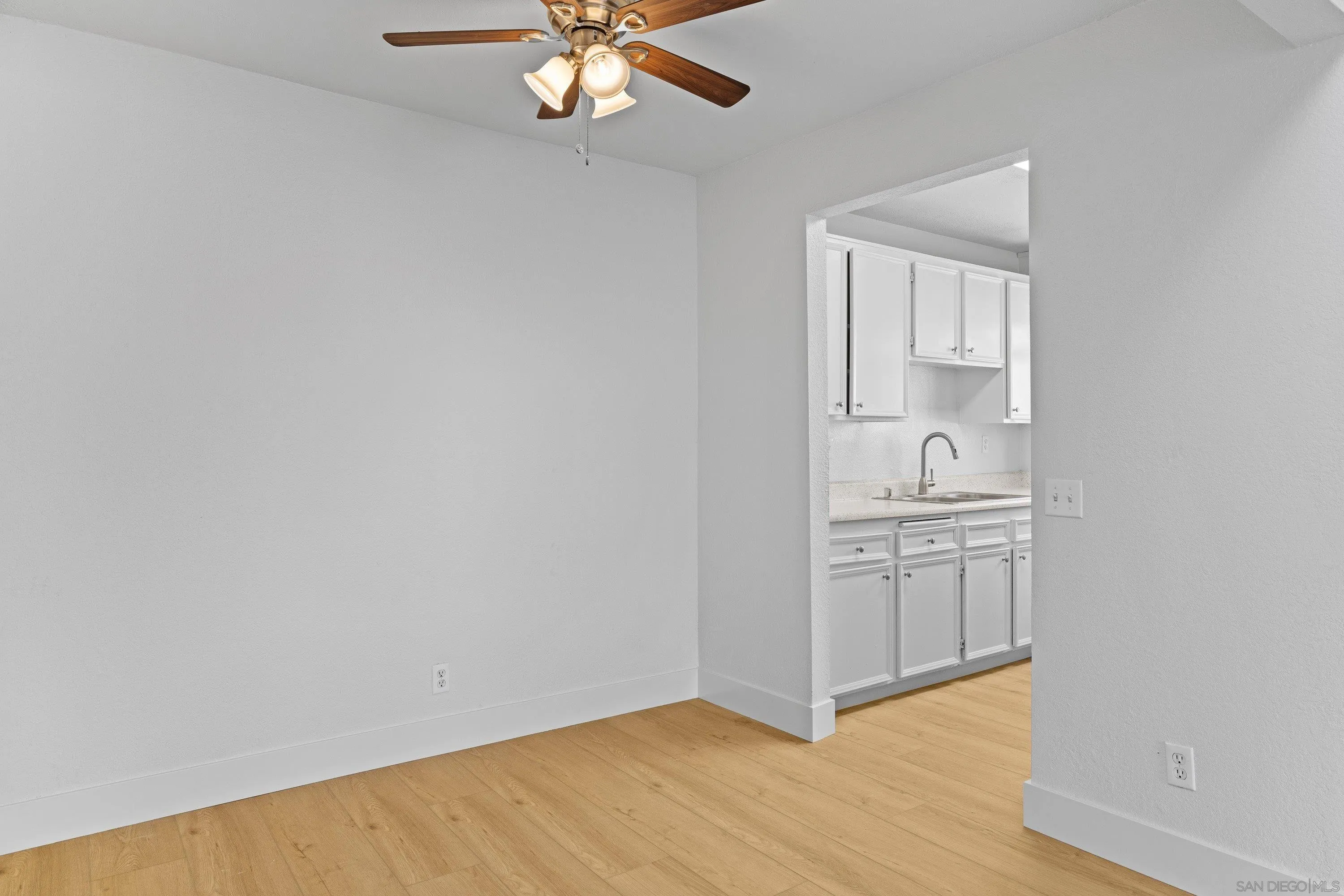 Photo #7: 260015882 Listing: Photo #7