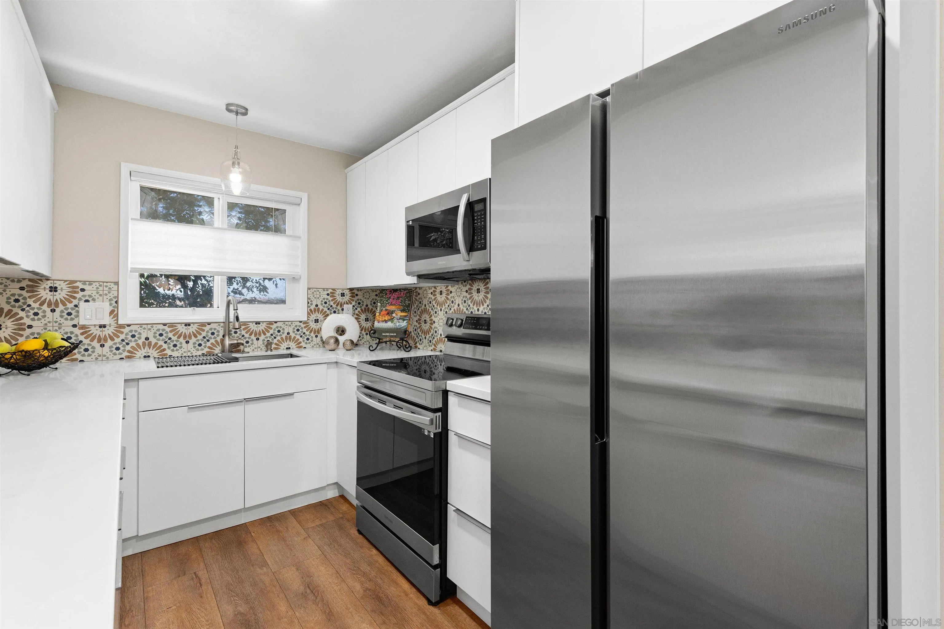 https://cdn.realtyfeed.com/cdn/127/260015885/1f3682b3e255adadf0754b73b5ae7183.webp