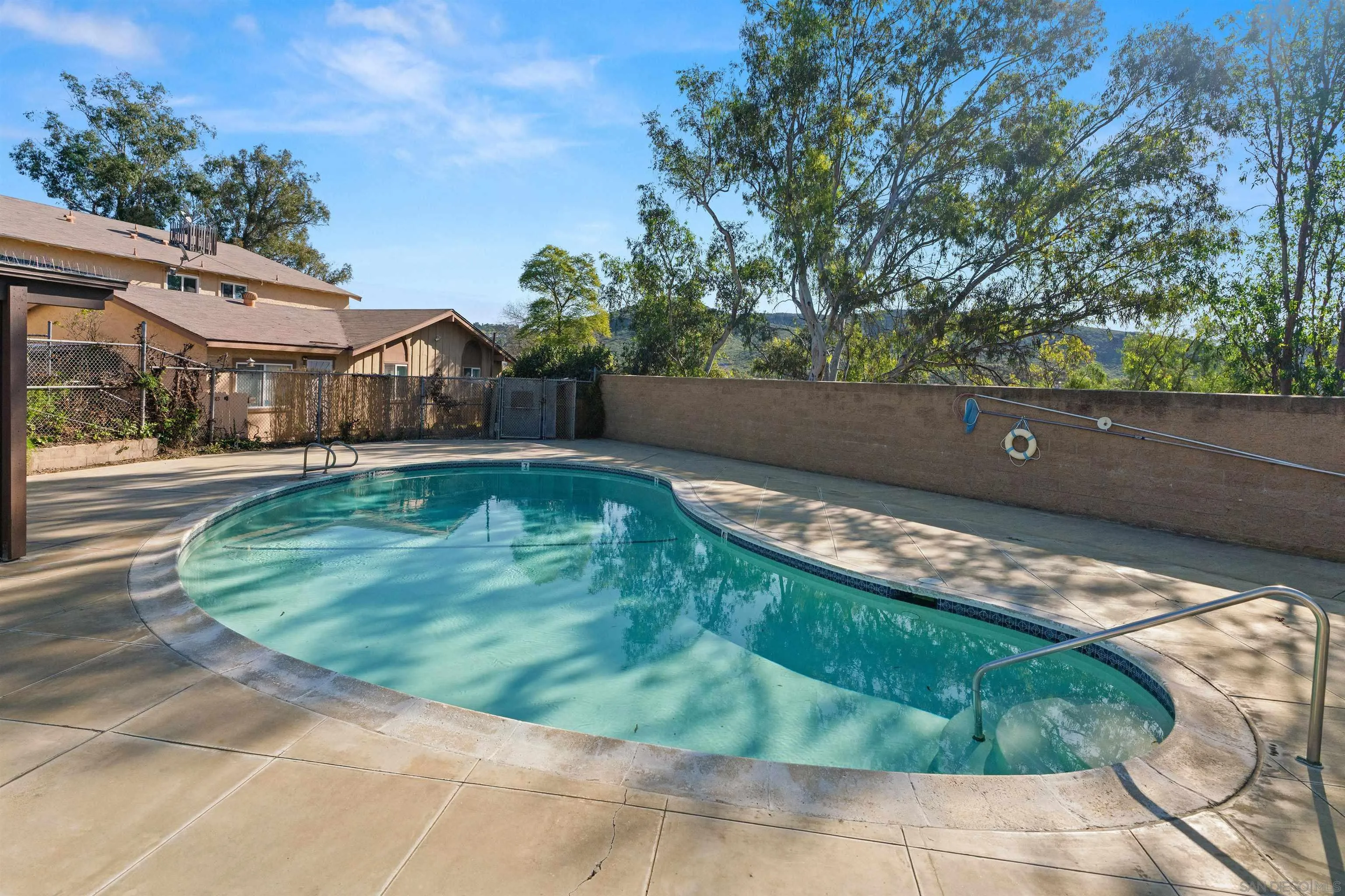 https://cdn.realtyfeed.com/cdn/127/260015885/6aadfdd6a397a94a0609e92792b68fab.webp