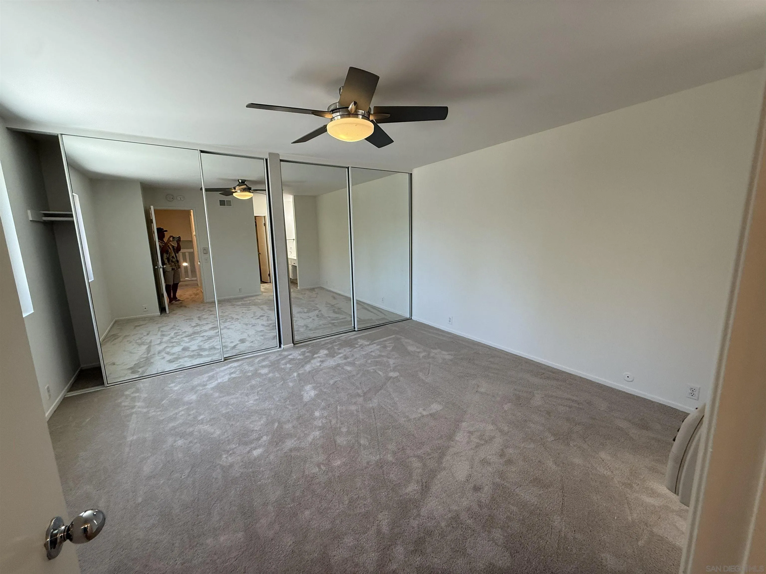 https://cdn.realtyfeed.com/cdn/127/260015893/6af5f542d9fb984370495dfb98034e79.webp