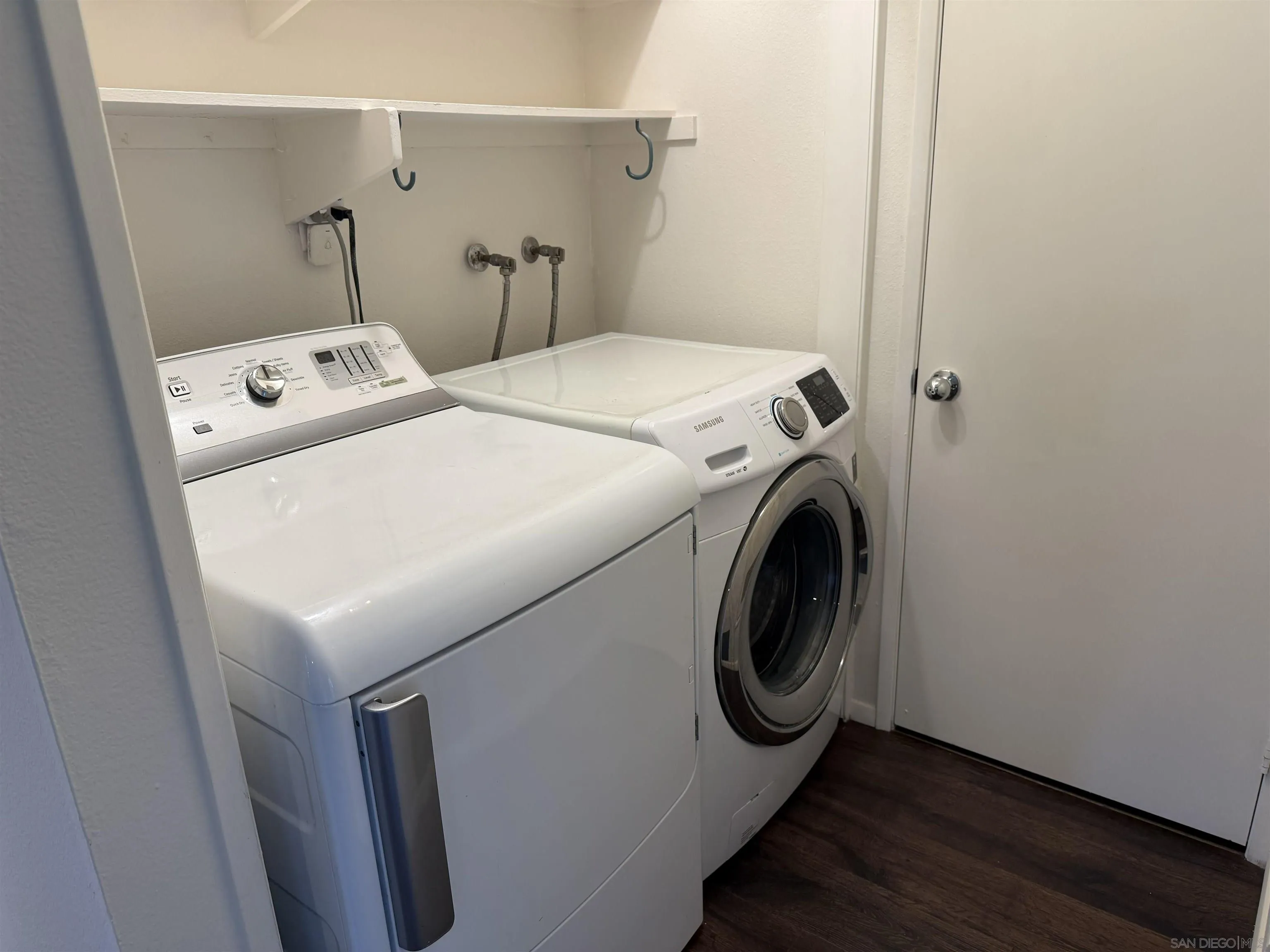 https://cdn.realtyfeed.com/cdn/127/260015893/aea92f5934fecd46730cf70f70f4be93.webp