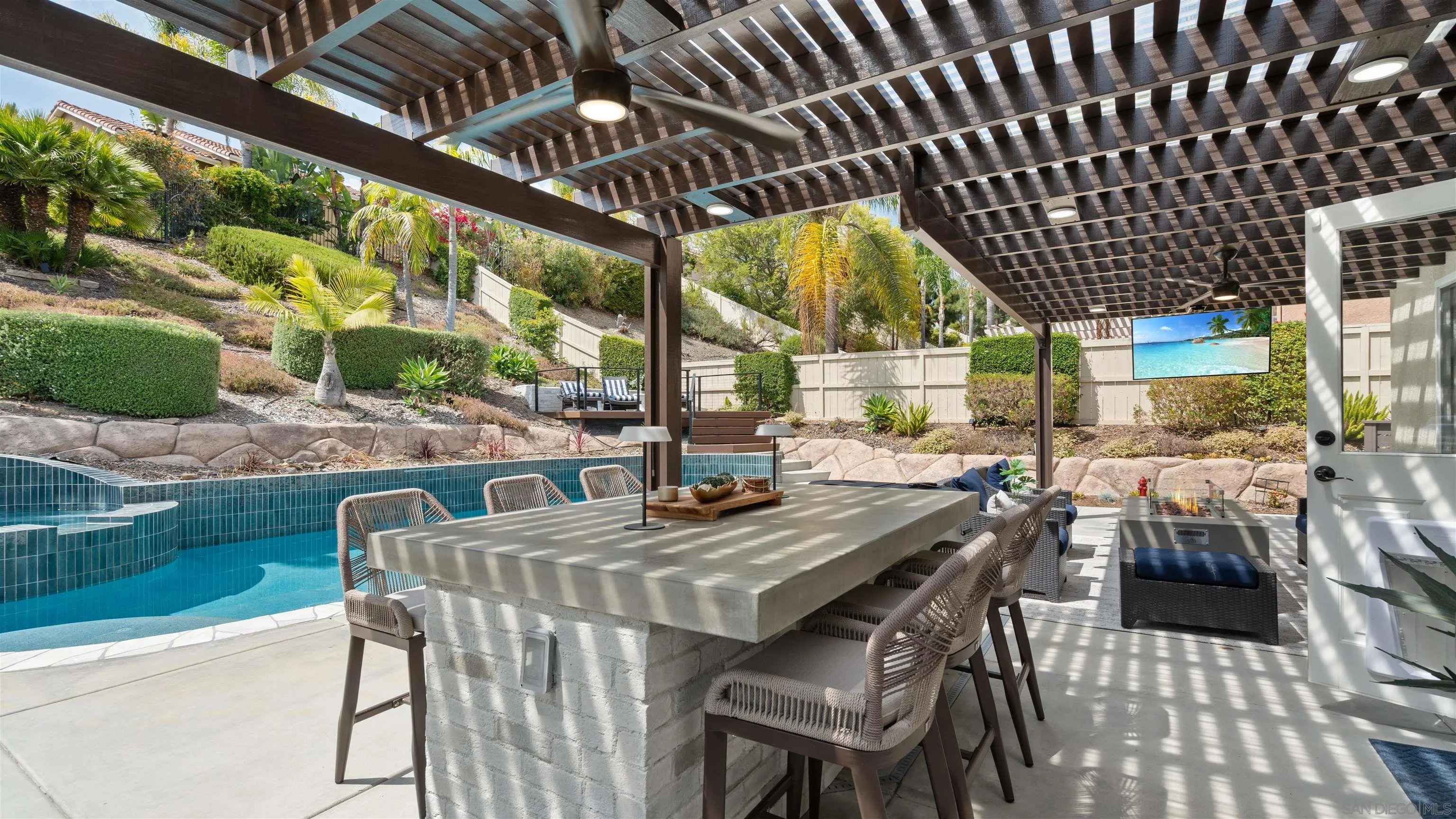 https://cdn.realtyfeed.com/cdn/127/260015896/04bed7b022745a75c694294c39413c3a.webp