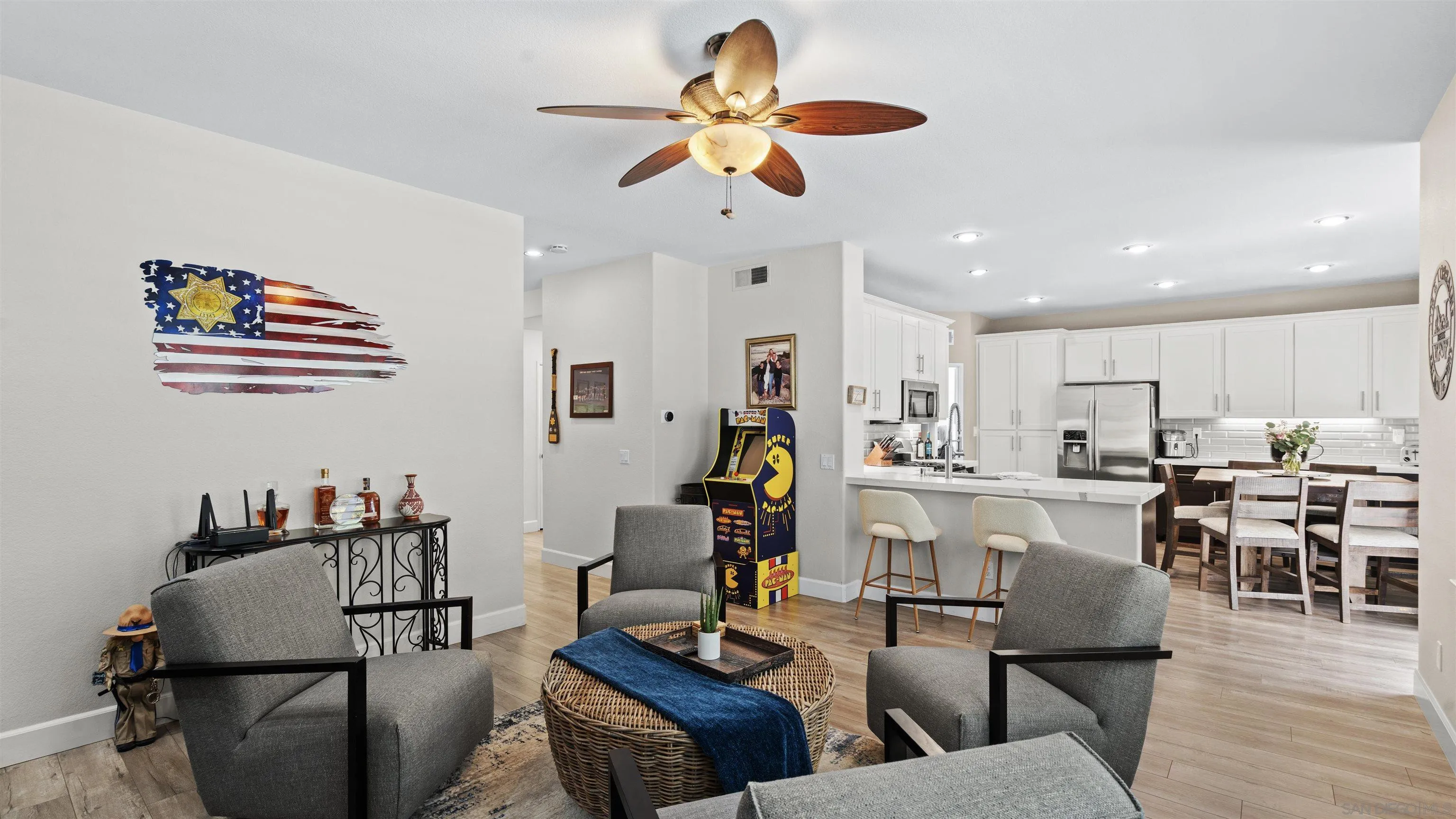 https://cdn.realtyfeed.com/cdn/127/260015896/2d5453c6a0c0ad8ea213d950cccefcb2.webp