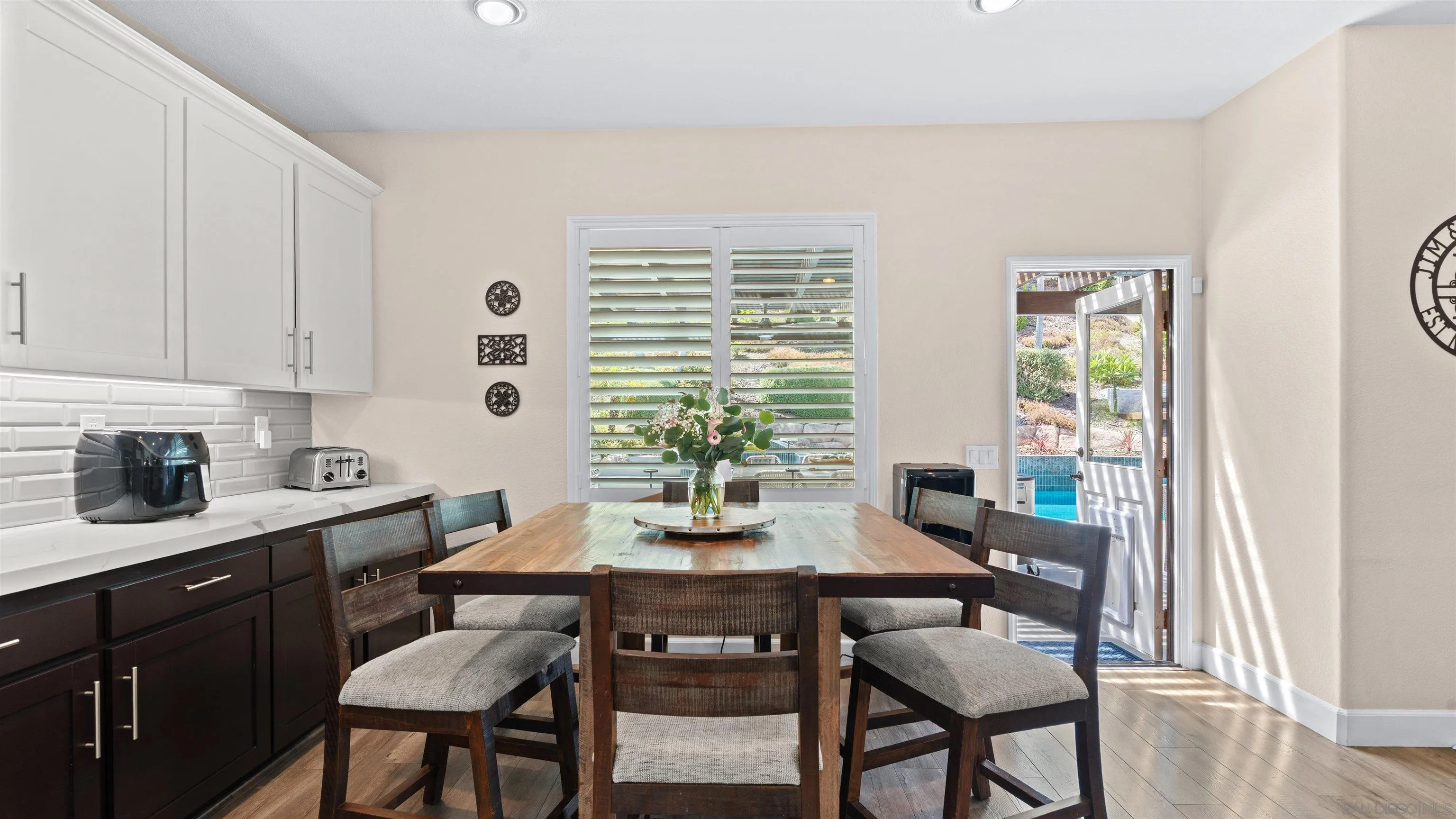 https://cdn.realtyfeed.com/cdn/127/260015896/3f764d25e19bf0b620986d691f06bac7.webp
