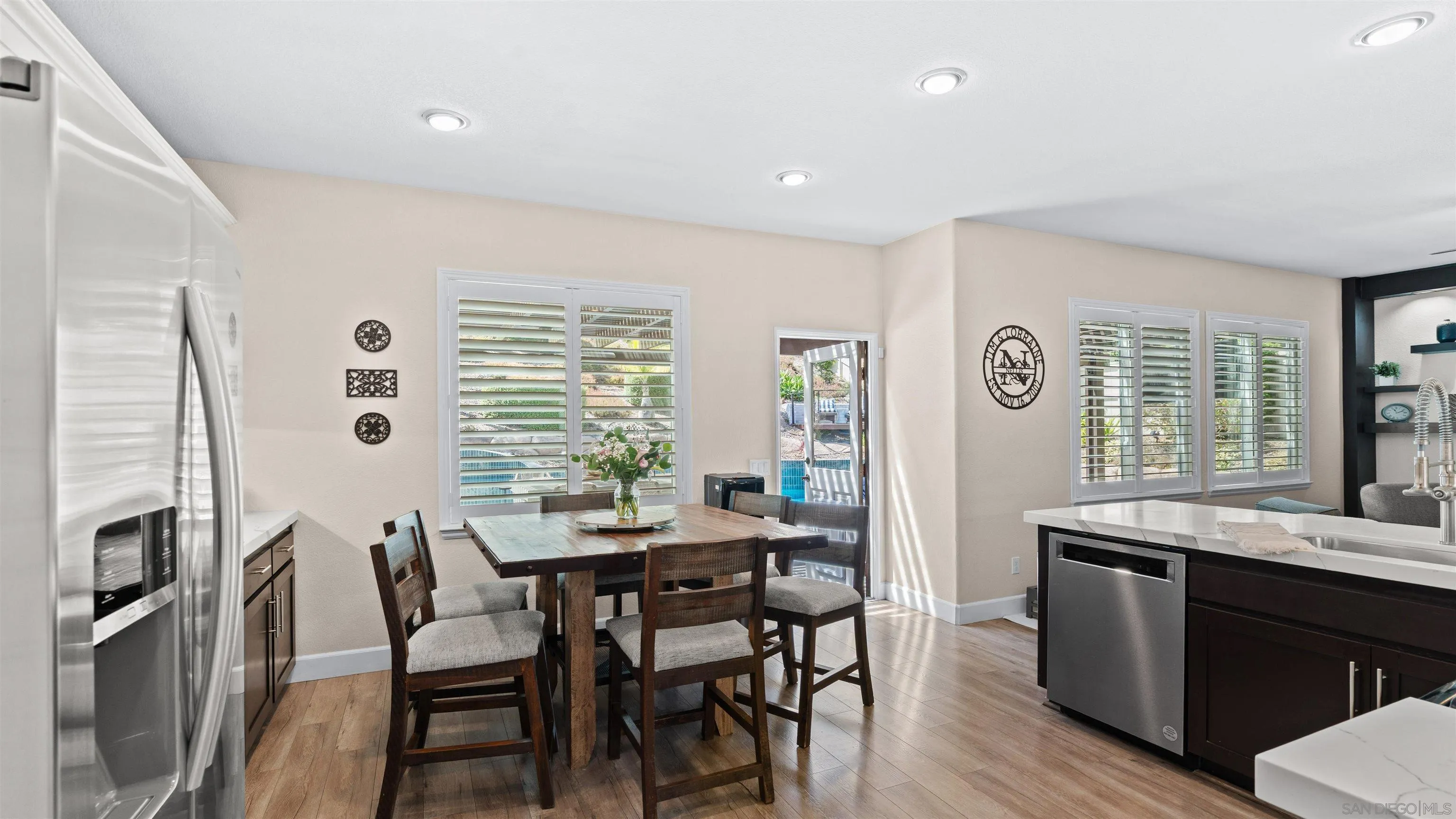 https://cdn.realtyfeed.com/cdn/127/260015896/a9d69d3b63b5224932ada298fecfea36.webp