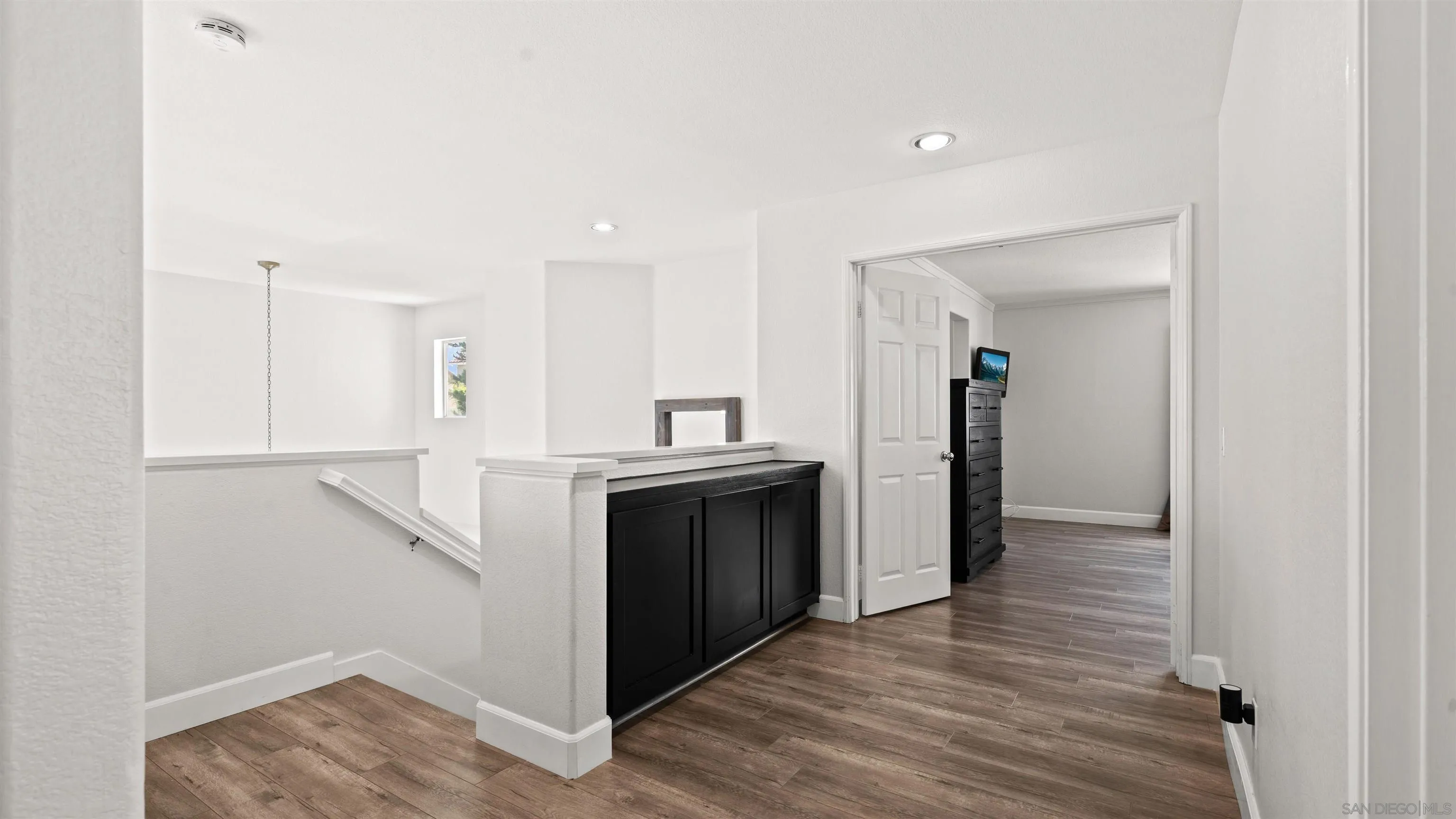 https://cdn.realtyfeed.com/cdn/127/260015896/bb15a5ed0b5812ab4b1ed103fc2b5cfc.webp